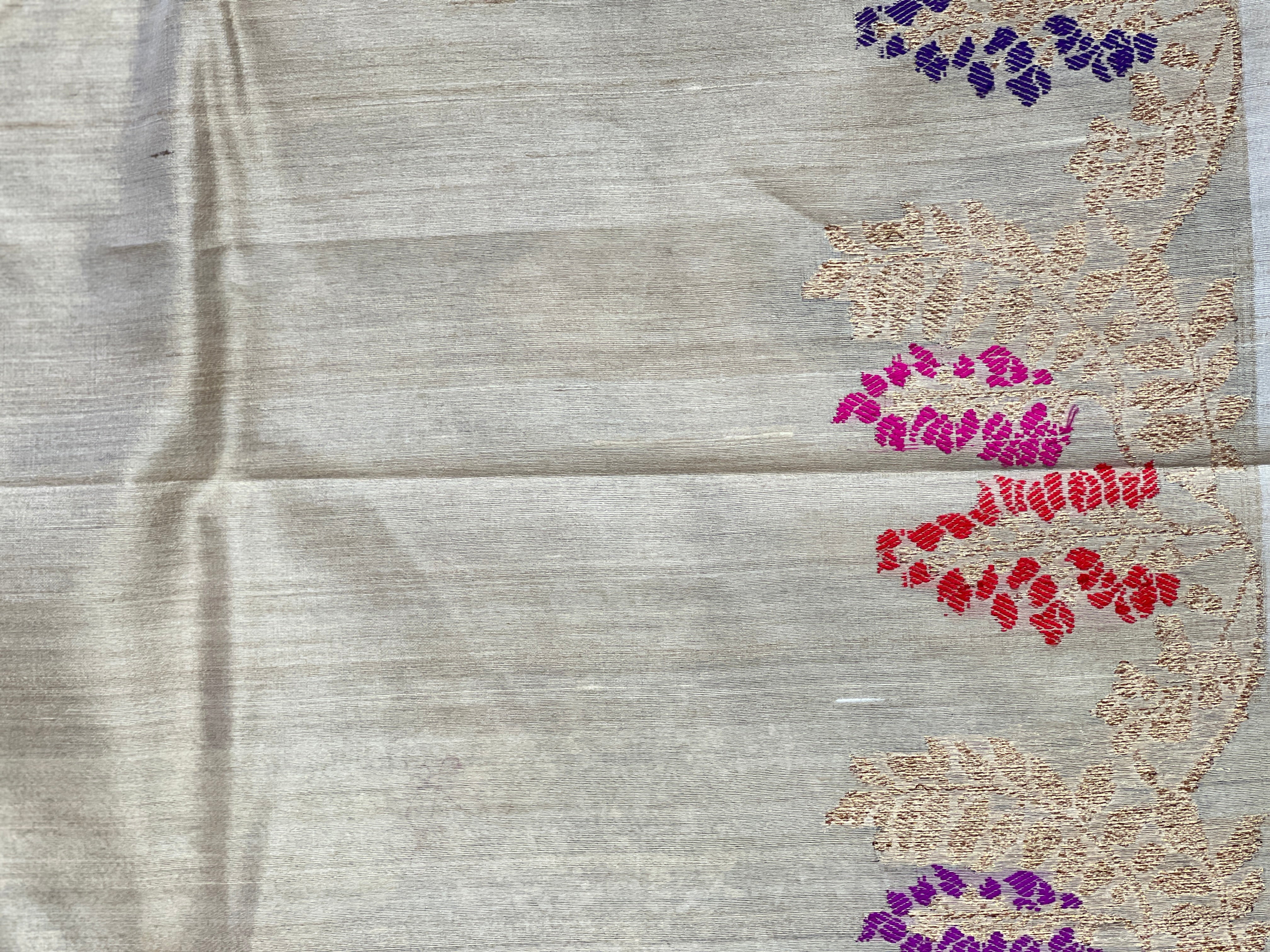 Zari And Thread Woven Tussar Banarasi Saree | YNG603
