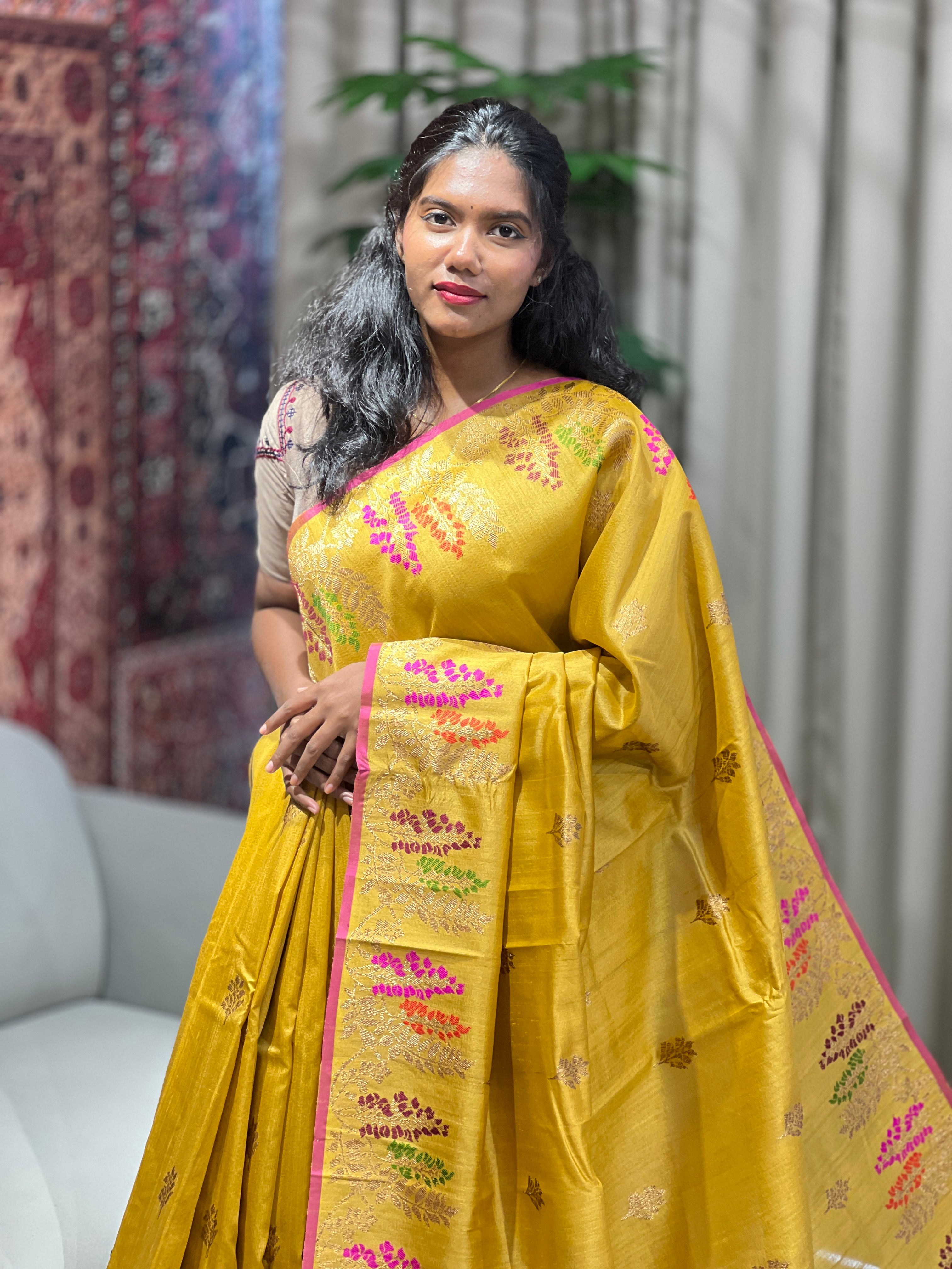 Zari And Thread Woven Tussar Banarasi Saree | YNG602