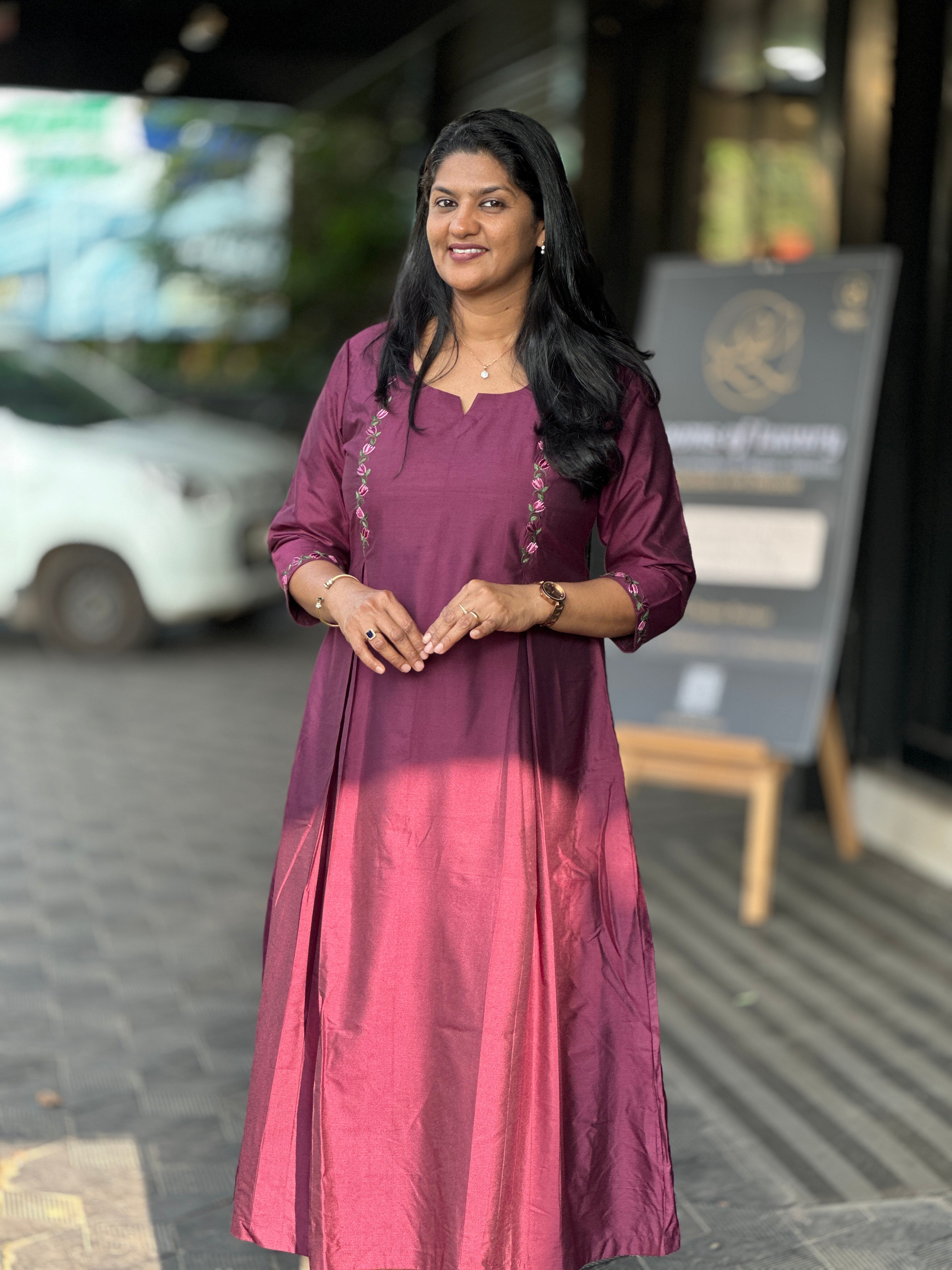 Floral Embroidery Detailed Spun Silk Kurta | DN792