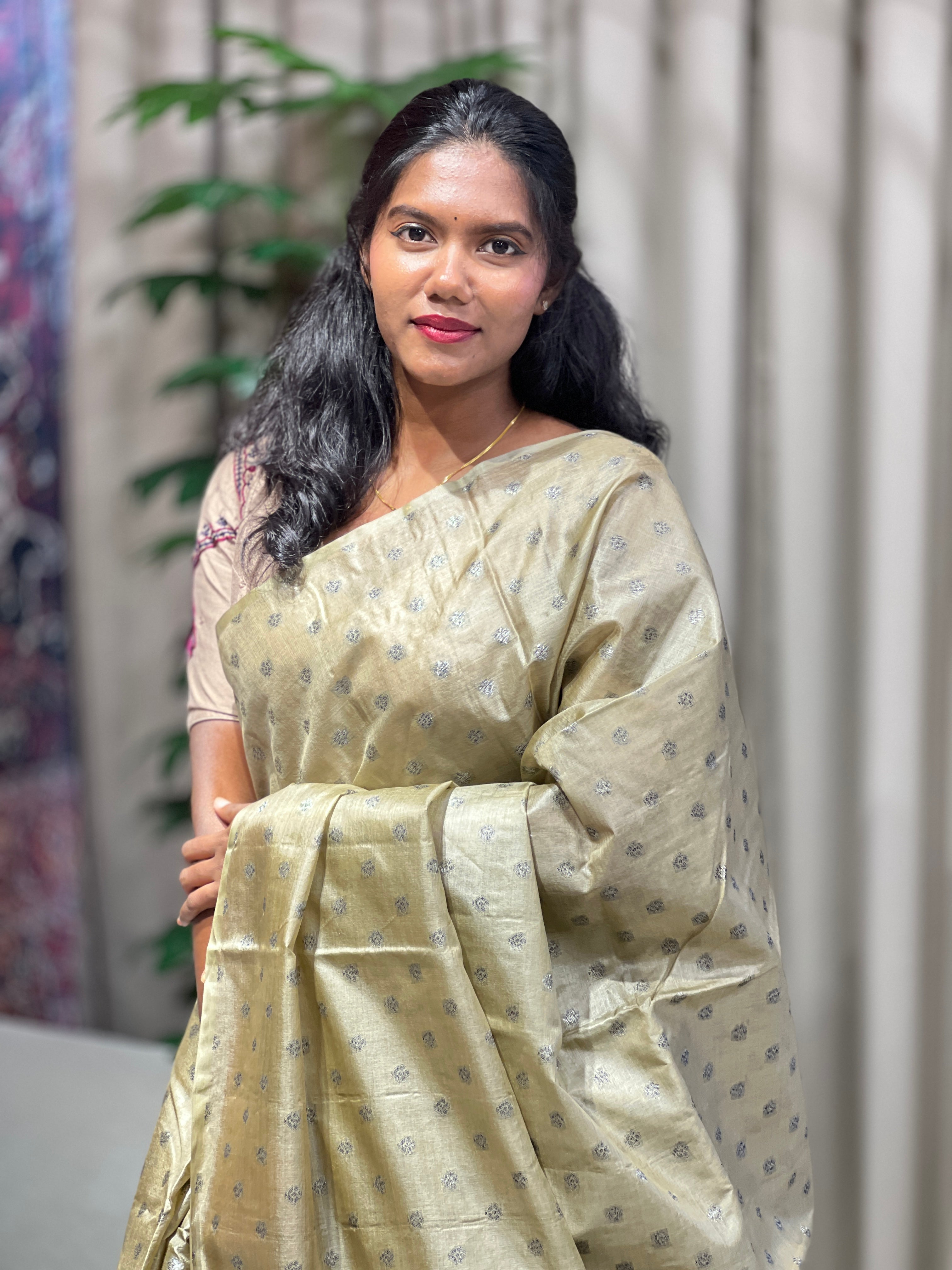 Black Yarns and Zari Woven Tussar Banarasi Saree | YNG620