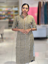Geometric Print Detailed Cotton Kurta | RMLA104