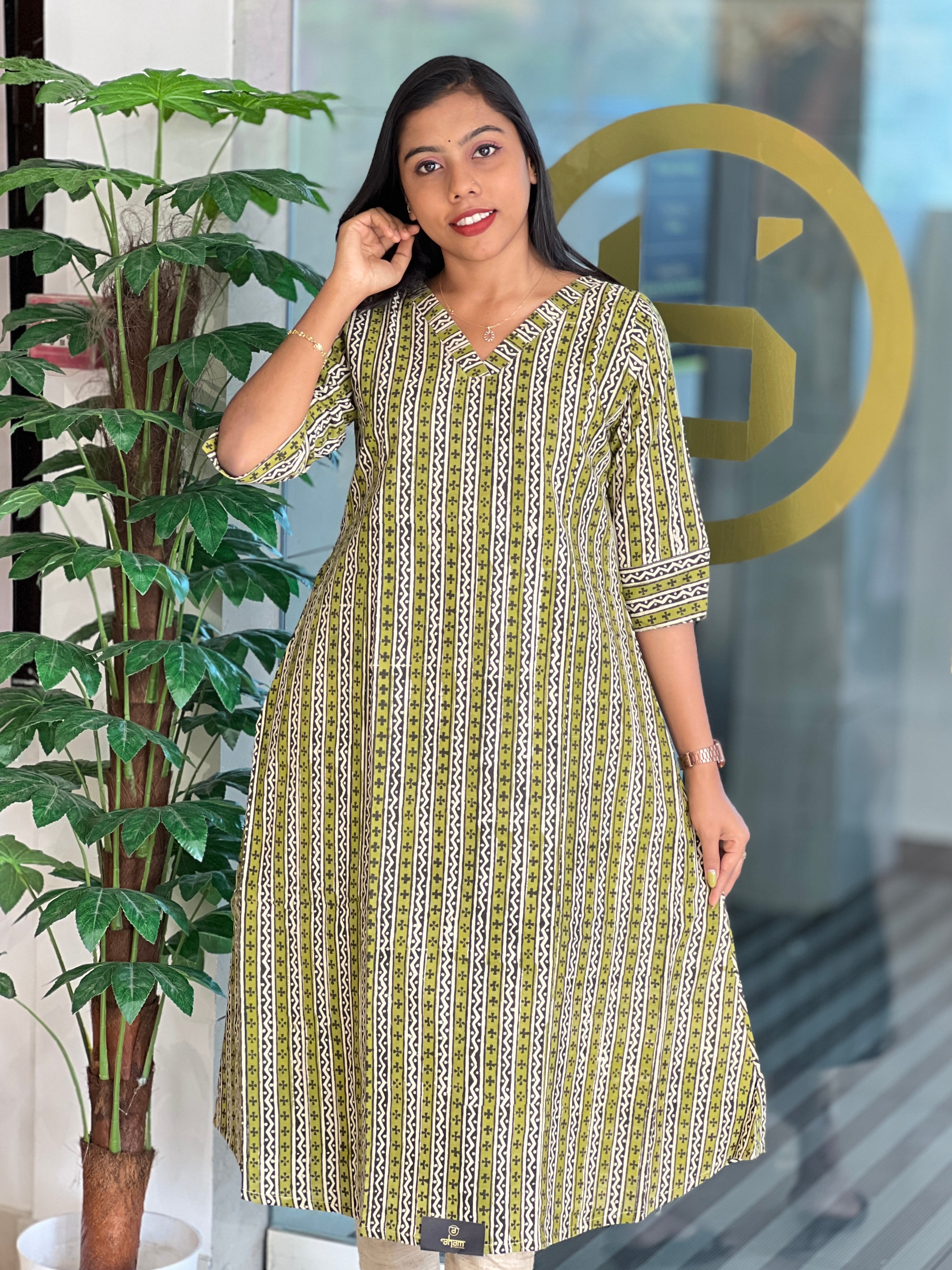 Geometric Print Detailed Cotton Kurta | RMLA105