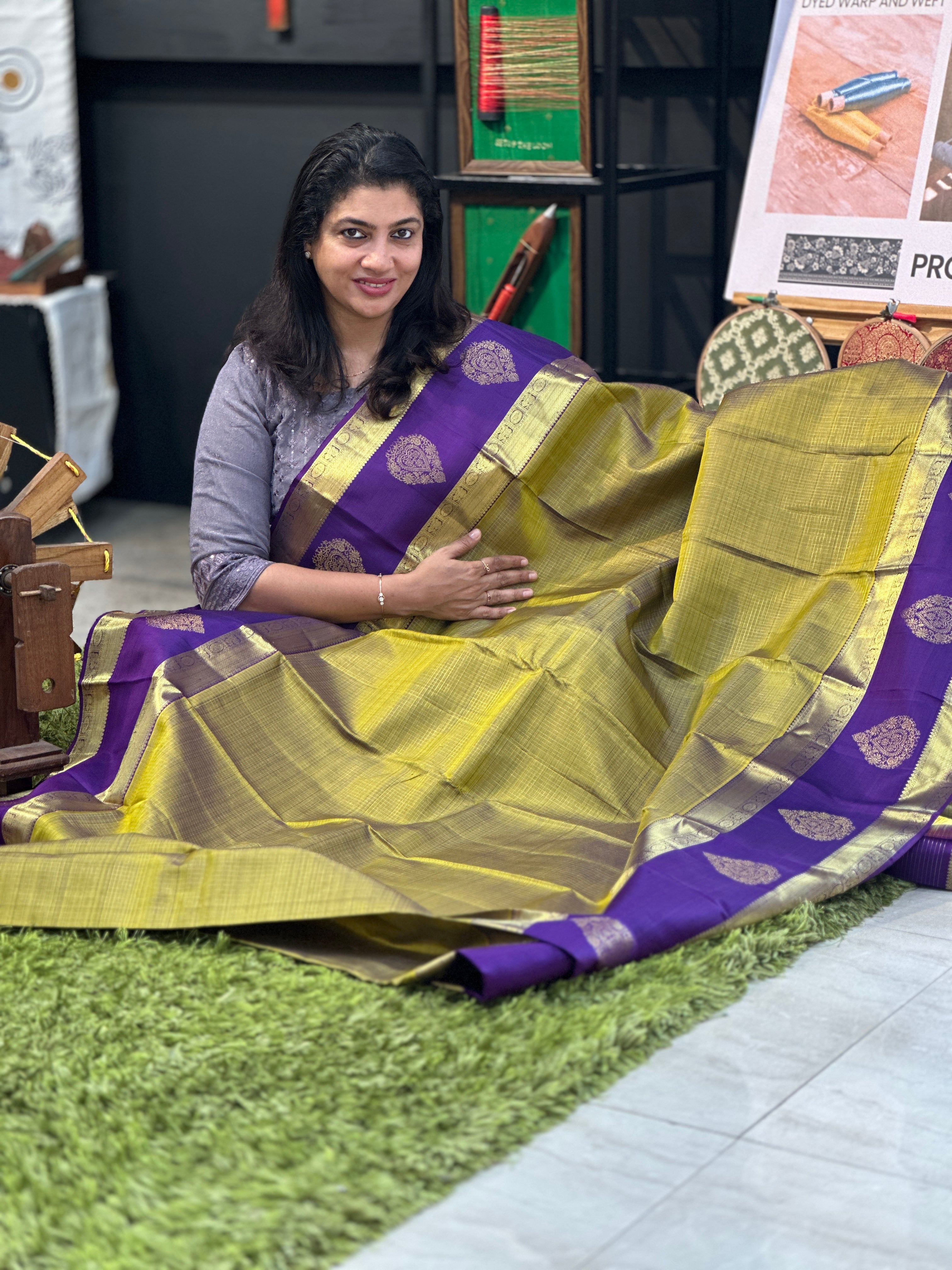 Handloom Zari Woven Kanchipuram Saree | OM271