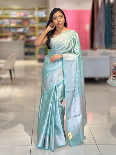 Zari Weaved Floral Patterned Banarasi Saree | NN373