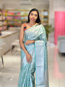 Zari Weaved Floral Patterned Banarasi Saree | NN373