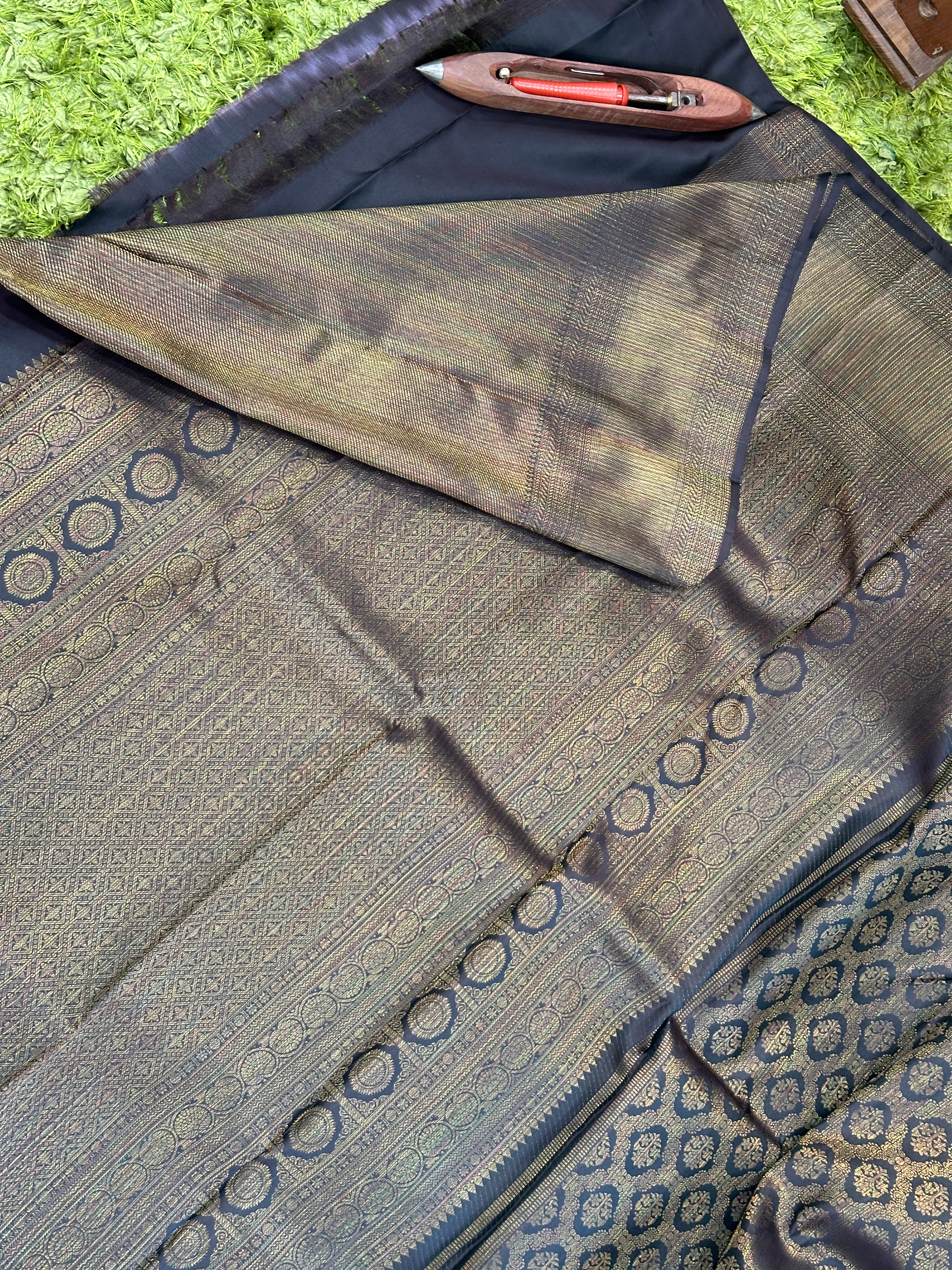 Neem Zari Woven Jacquard Patterned Kanchipuram Saree | OM267