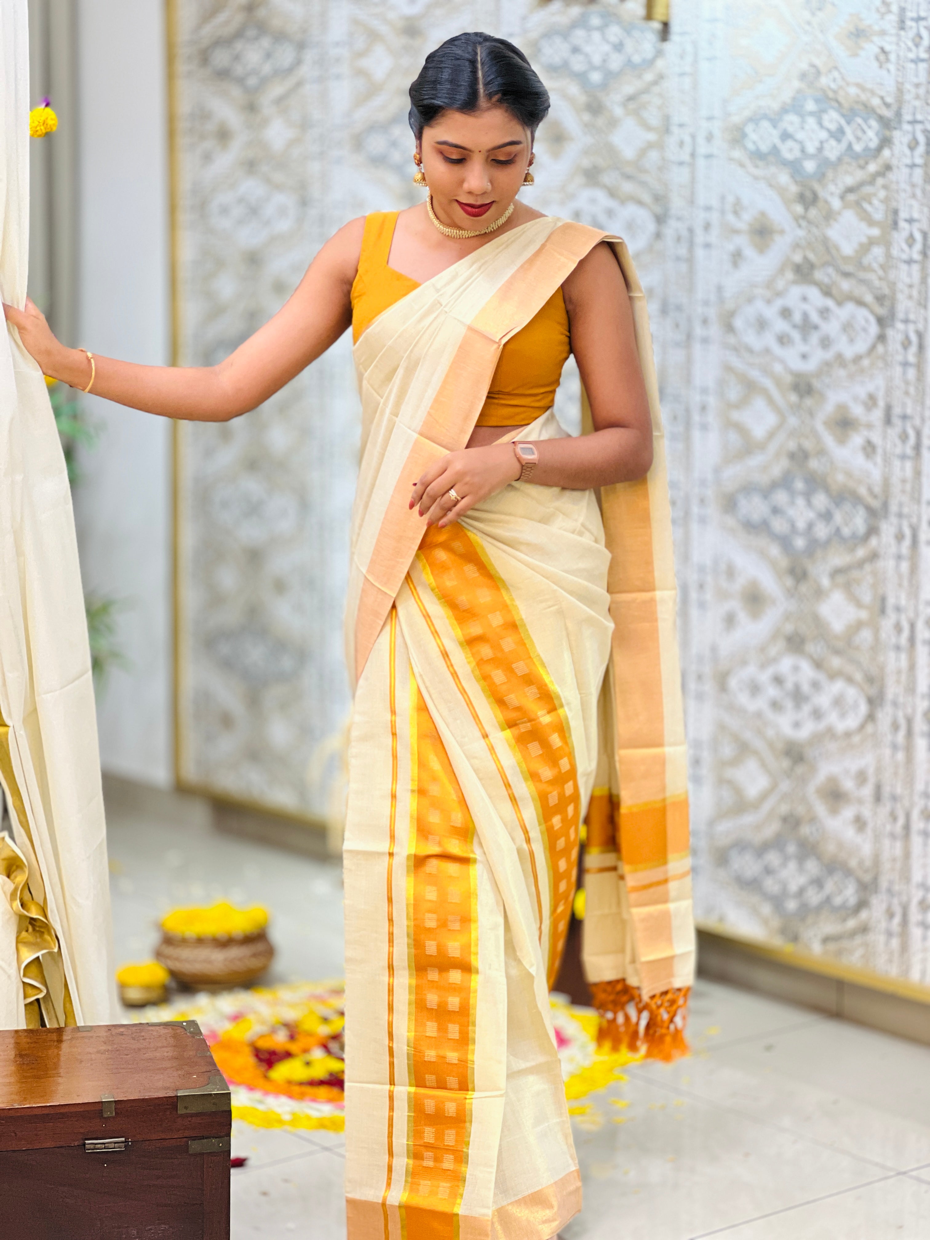 Traditional Khatam Pattern Tissue Set Mundu | GAT568