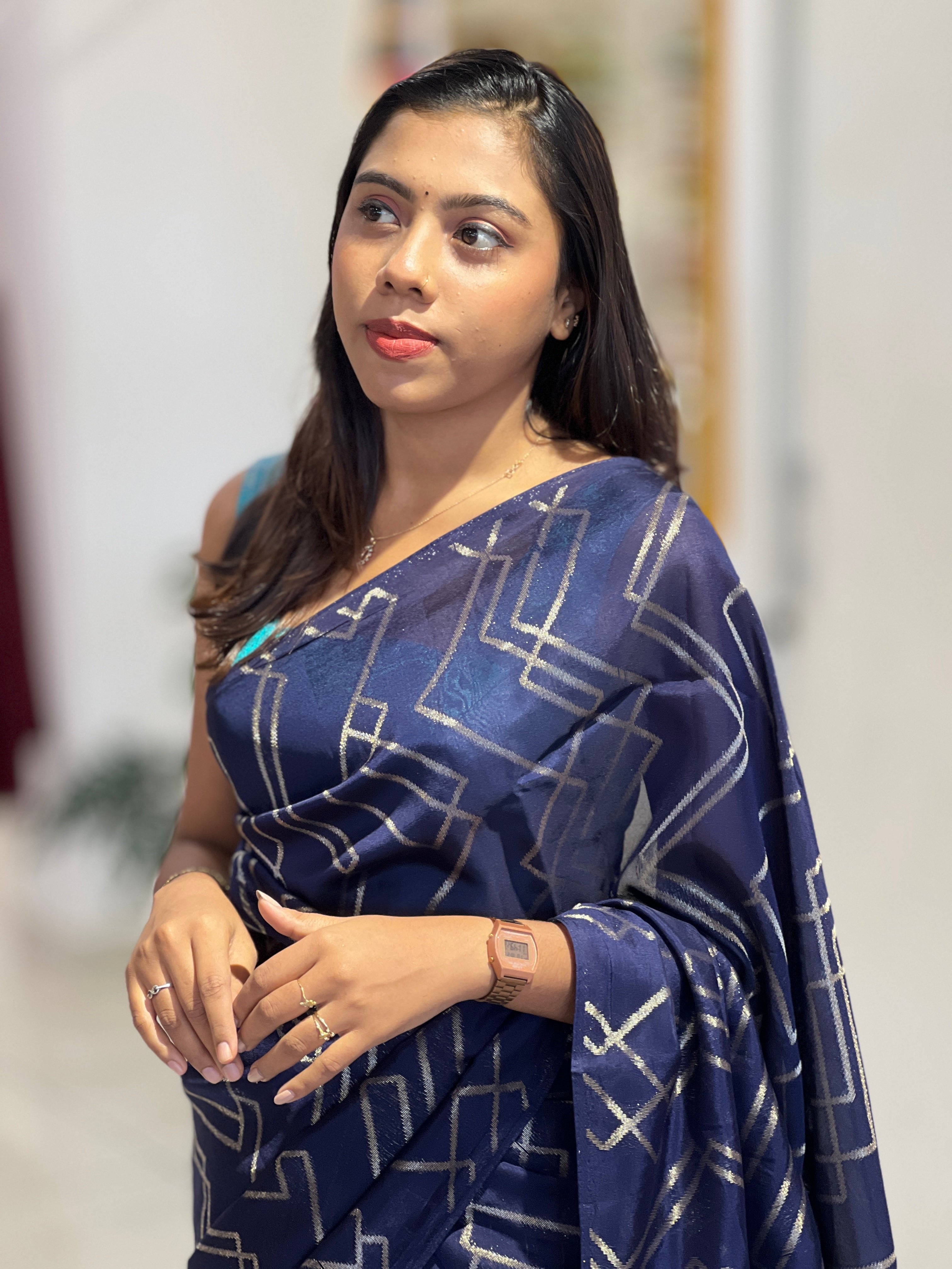 Zari Geometrical Patterned Banarasi Silk Saree | YNG643