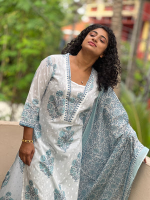 Traditional Jaipuri Floral Pattern Cotton Kurta Set | BE106