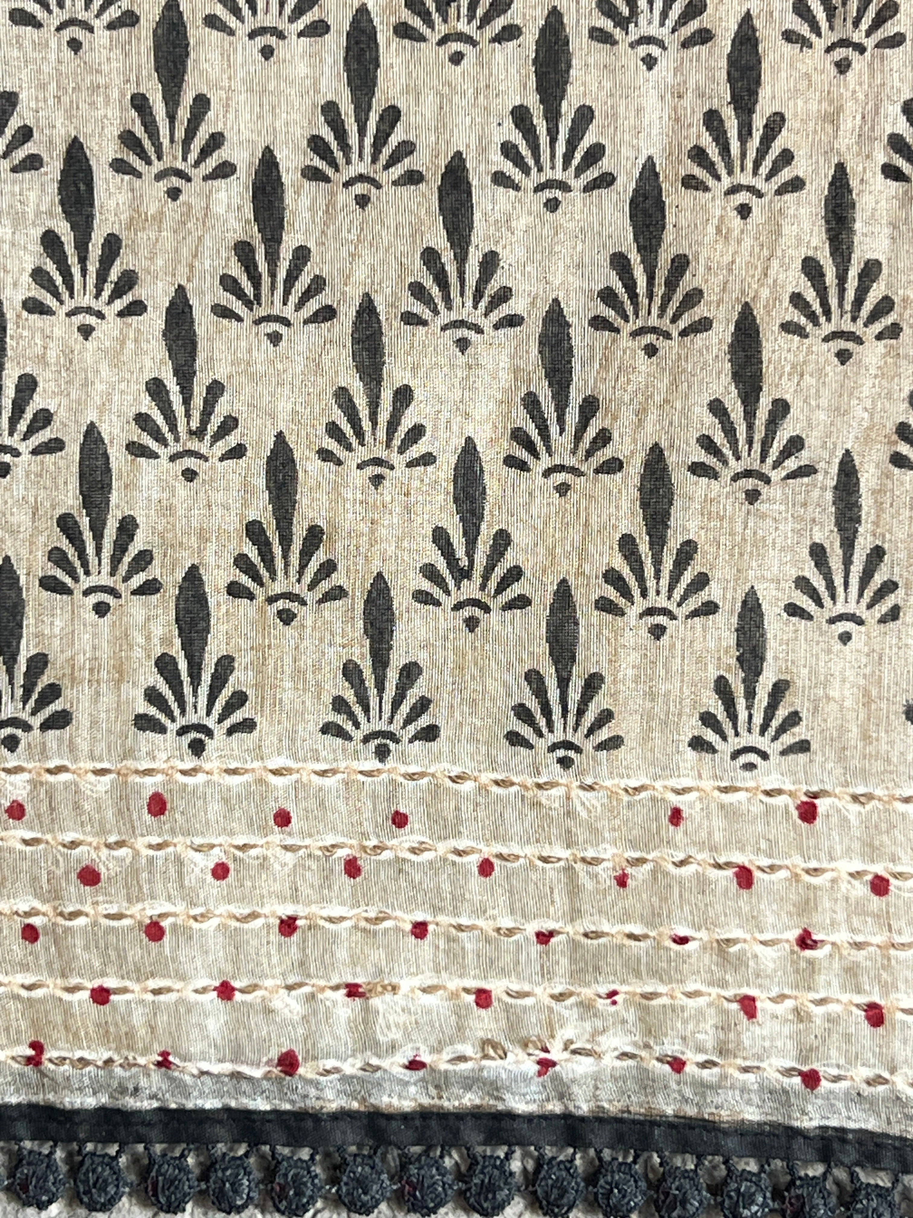 Geometric Pattern Super Net Kota Saree | YNG1345