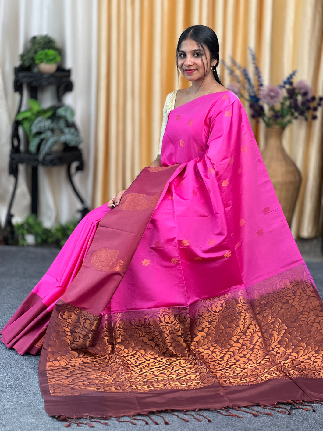 Zari Woven Floral Detailed Semi Silk Saree | KRK171