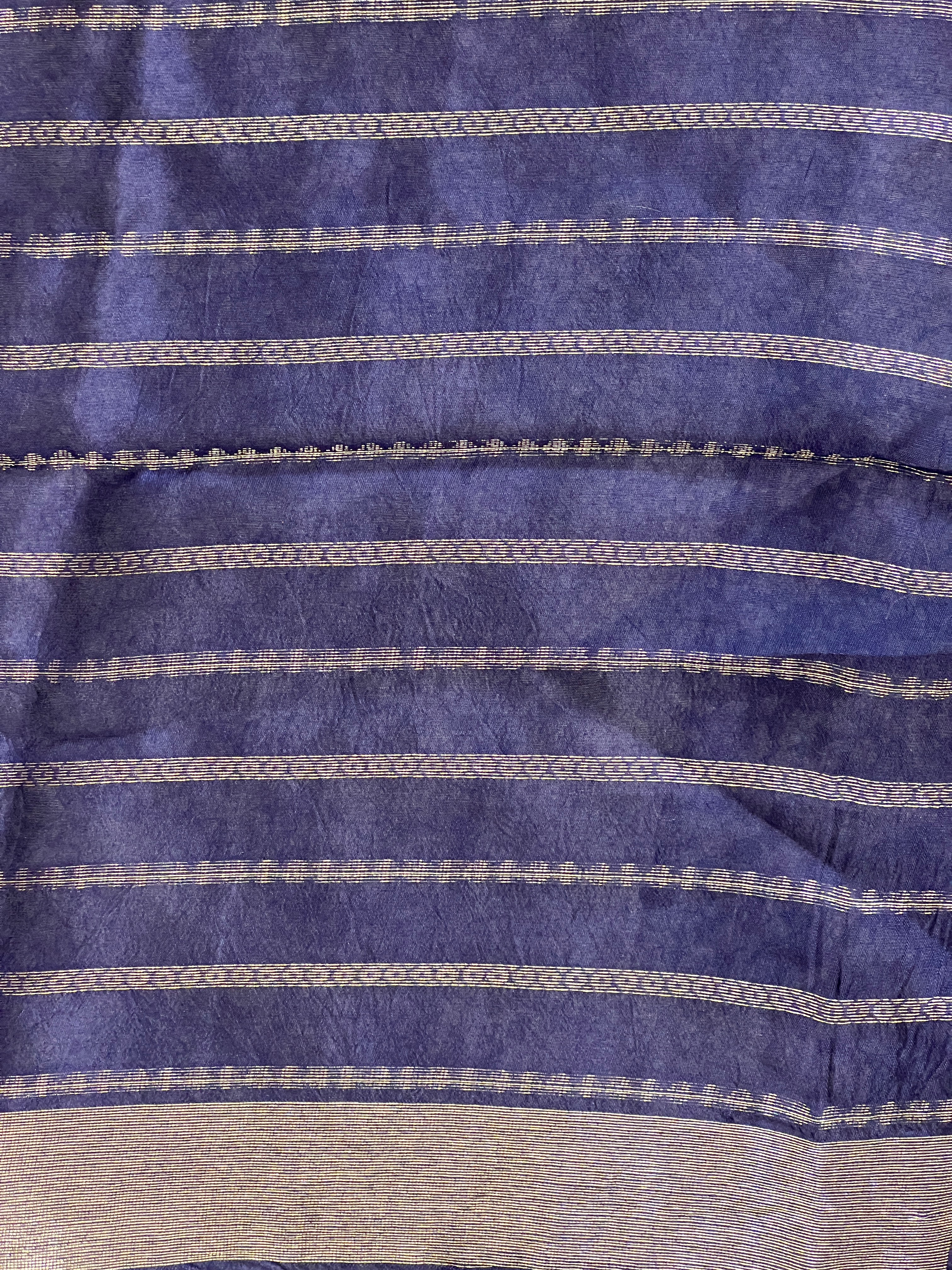 Zari Woven Geometric Patterned Banarasi Silk | YNG641