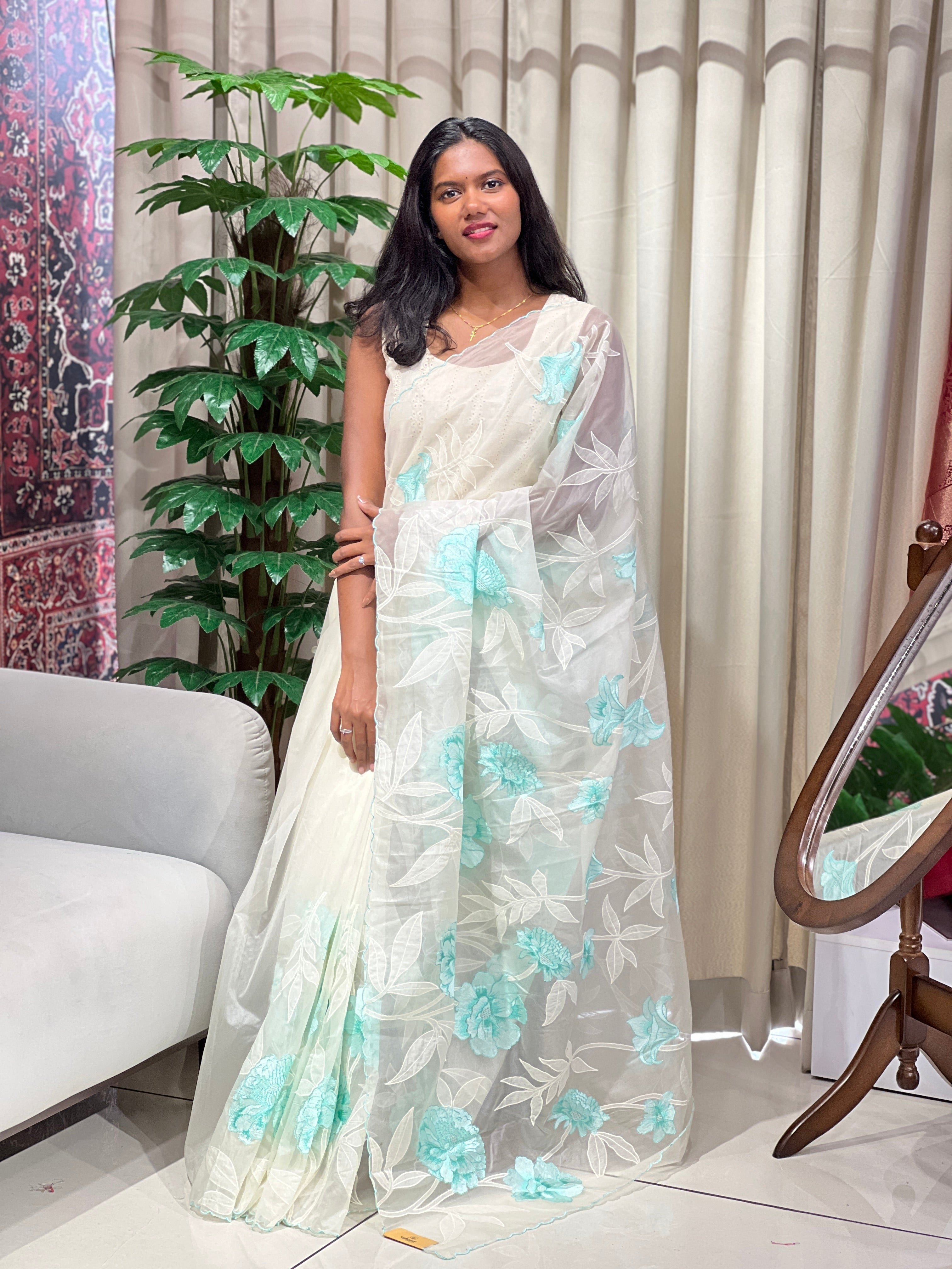 Floral Applique Detailed Organza Saree | MM354