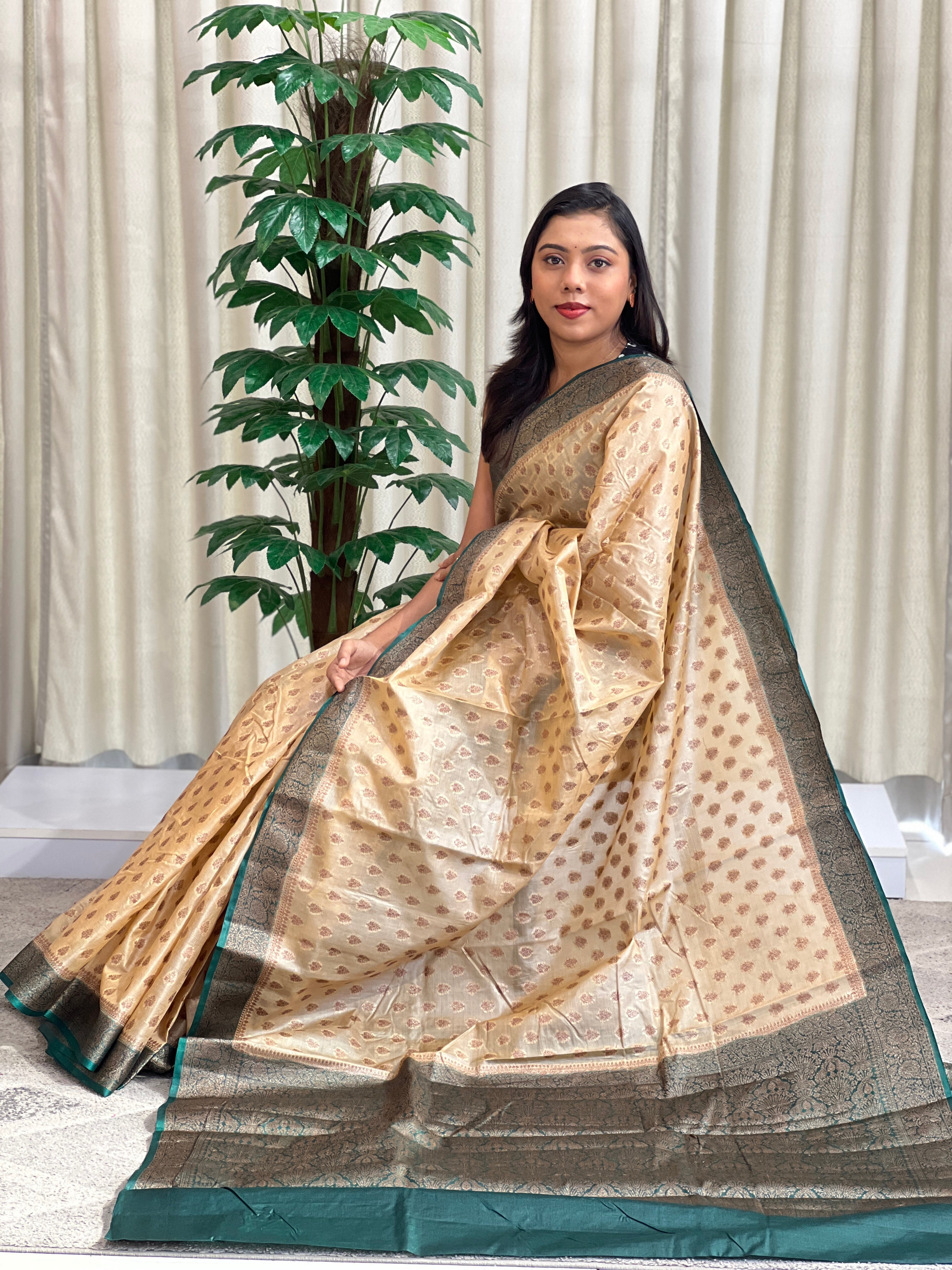 Buta Woven Pattern Banarasi Tussar Saree | ZSS122