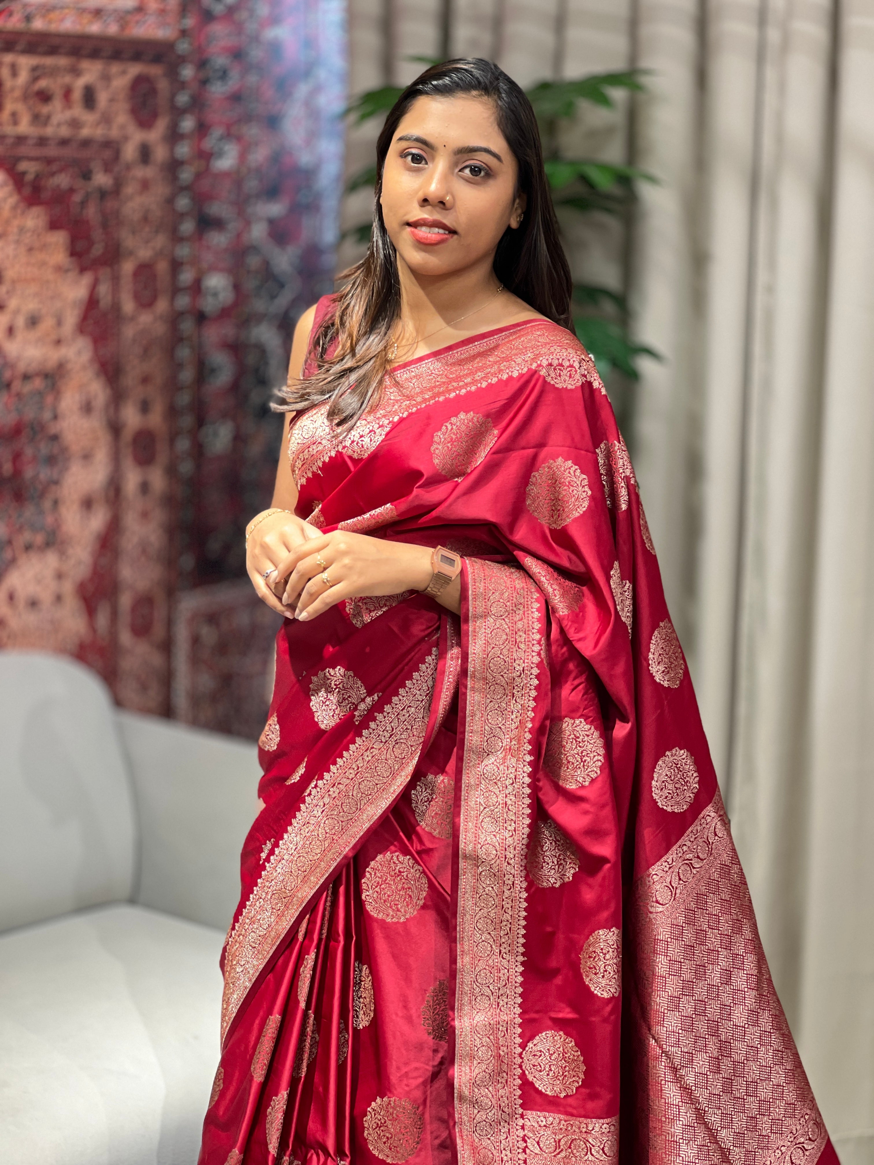 Zari and Thread Woven Banarasi Saree | YNG669