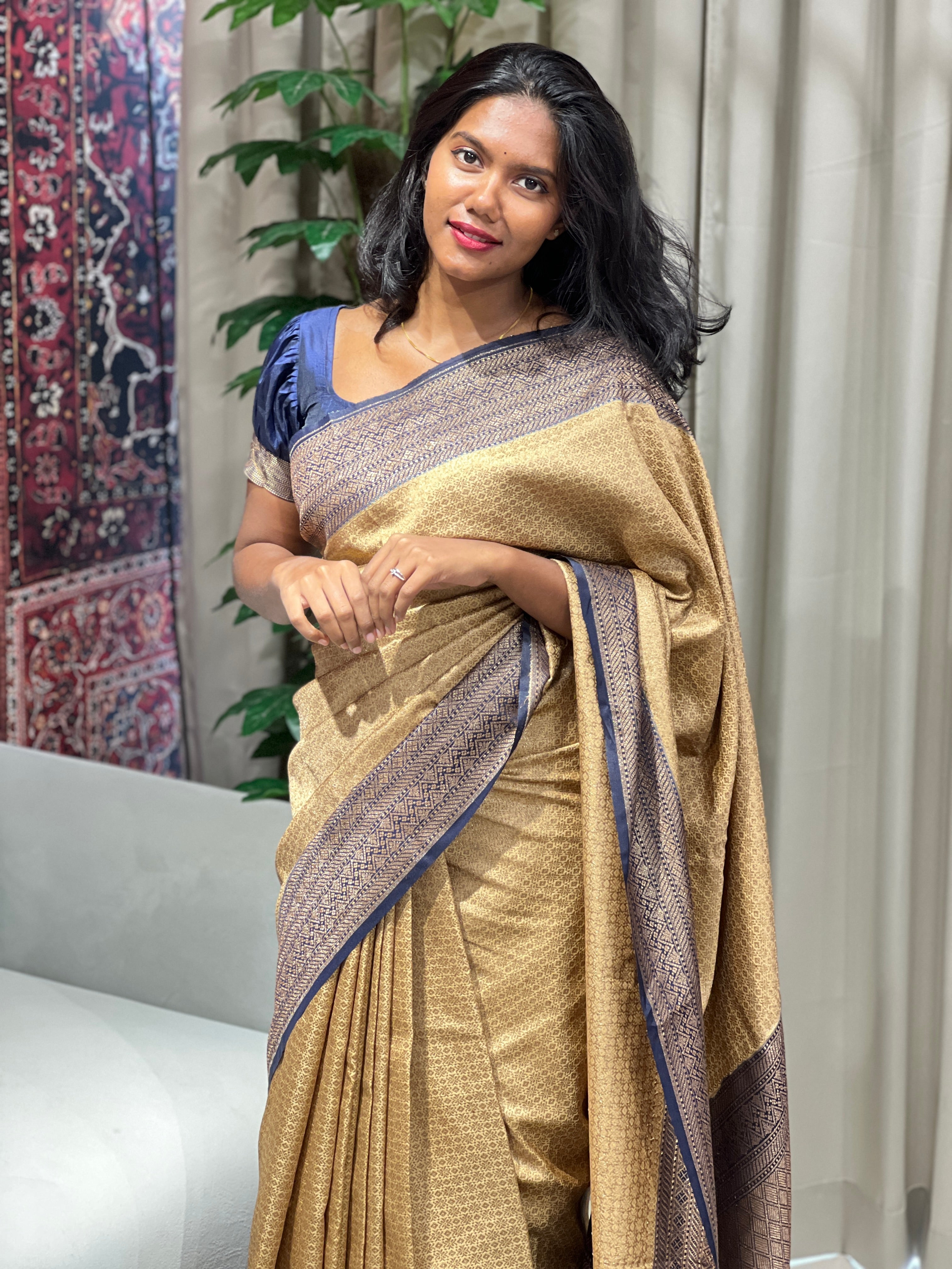 Zari & Thread Woven Semi Banarasi Saree |YNG673