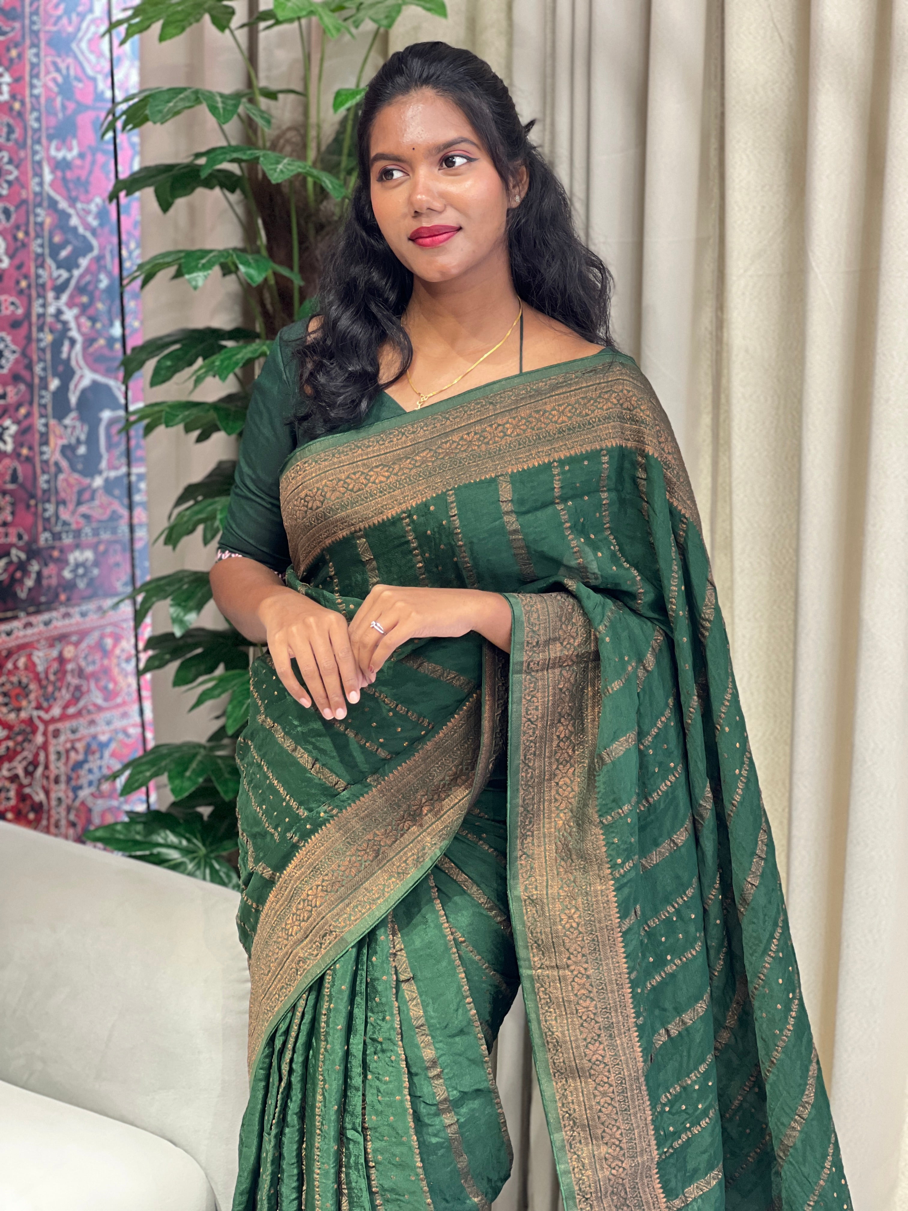 Zari And Thread Woven Banarasi Silk Saree | YNG708
