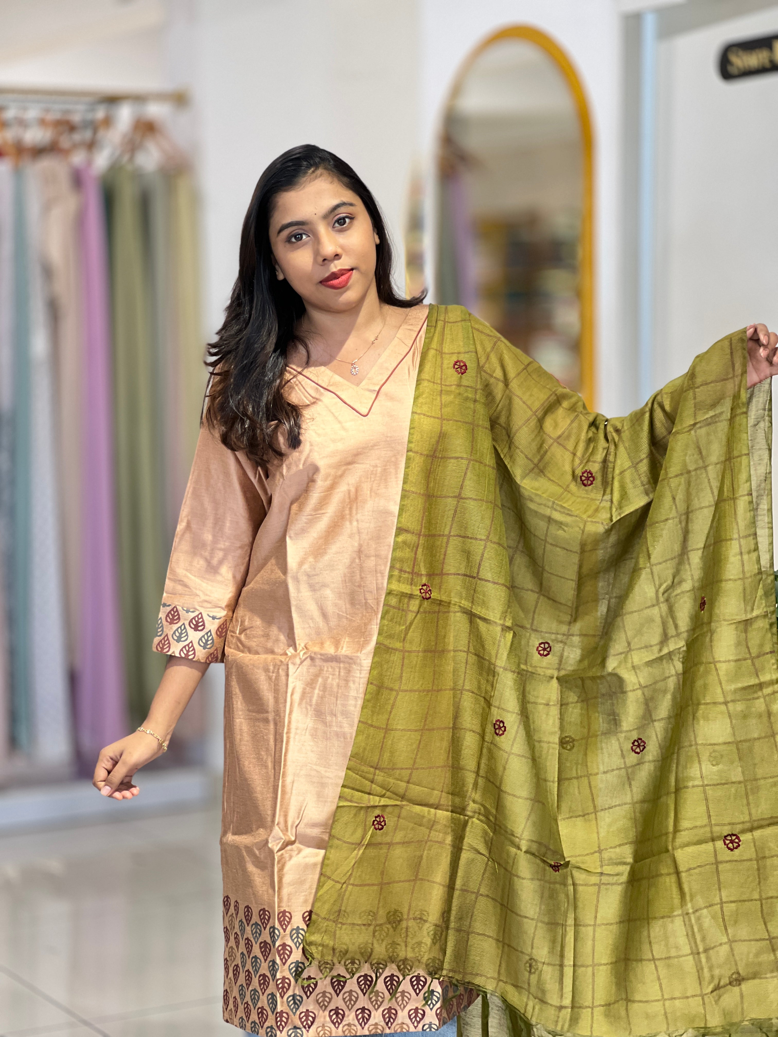 Printed Pattern PV Kurta Set | IHP163