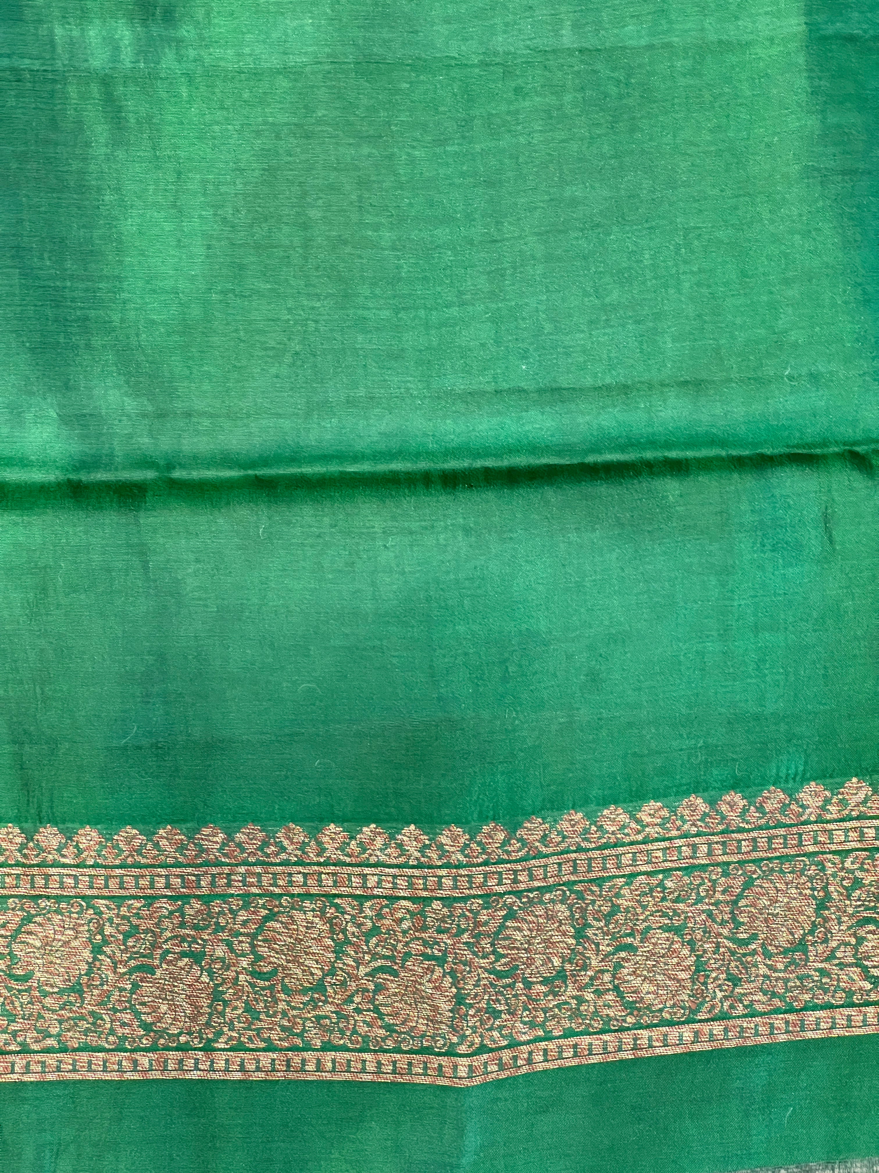 Zari & Thread Woven Pure Banarasi Silk Saree | YNG691