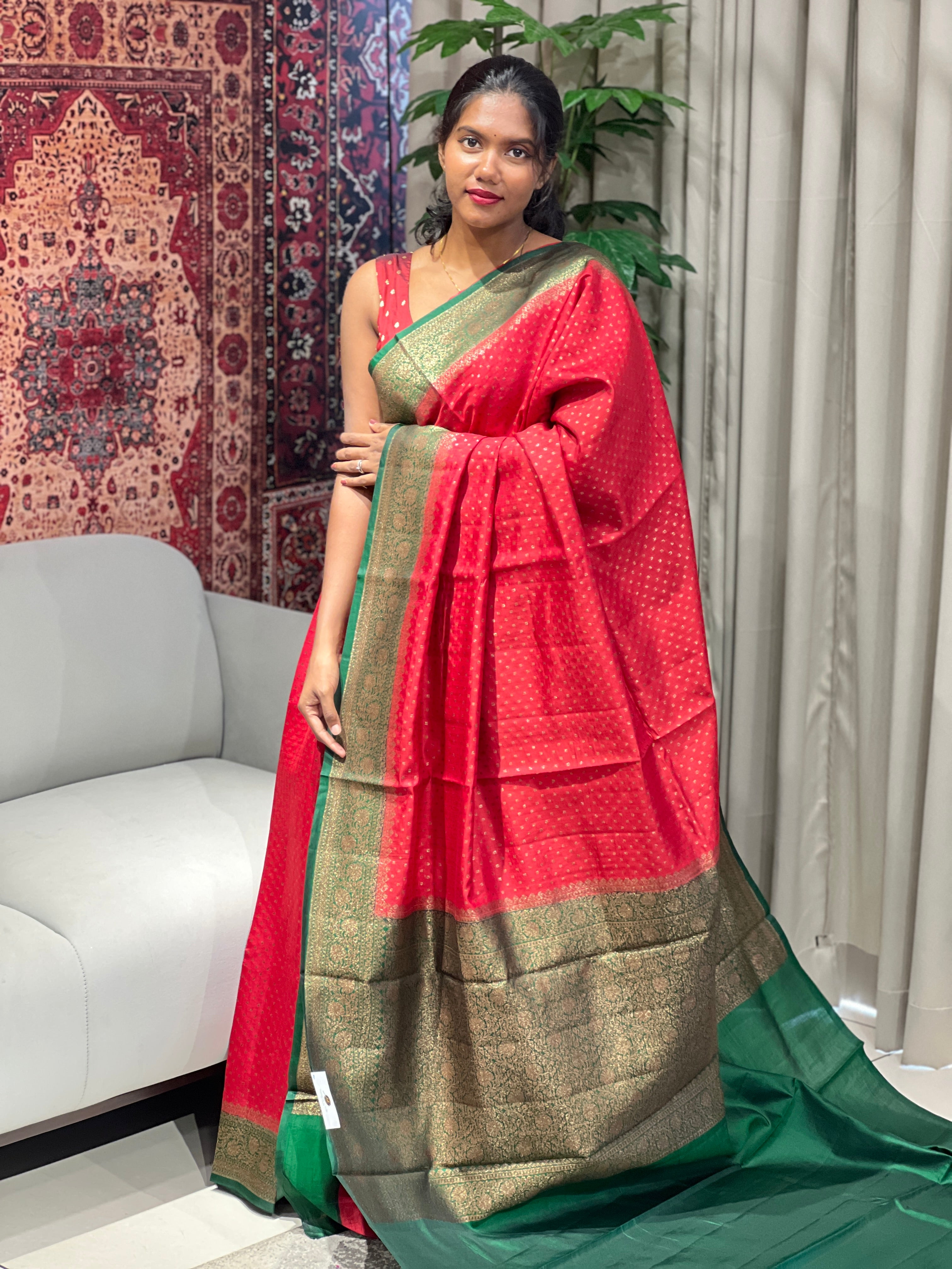 Zari & Thread Woven Pure Banarasi Silk Saree | YNG692