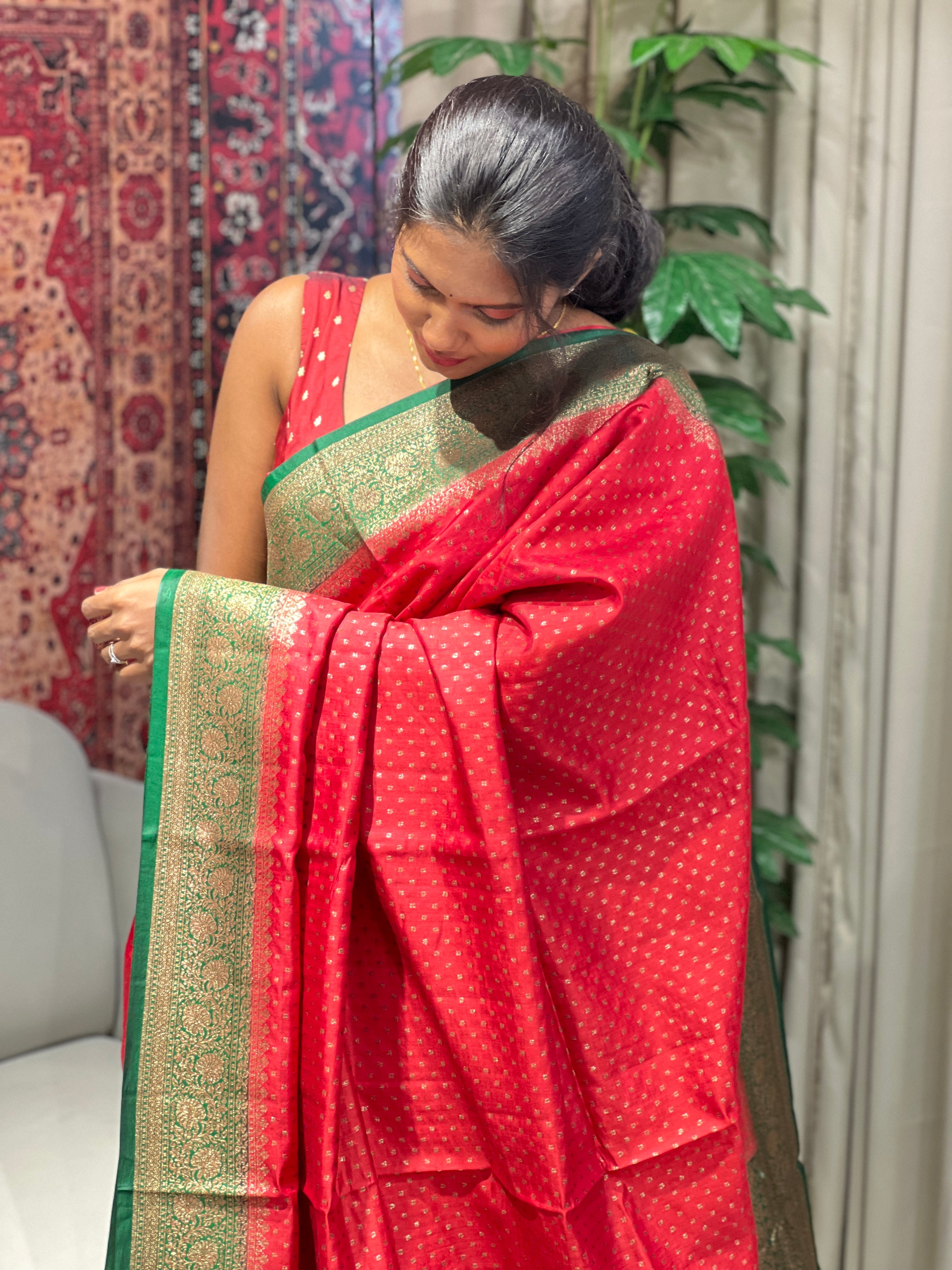 Zari & Thread Woven Pure Banarasi Silk Saree | YNG692
