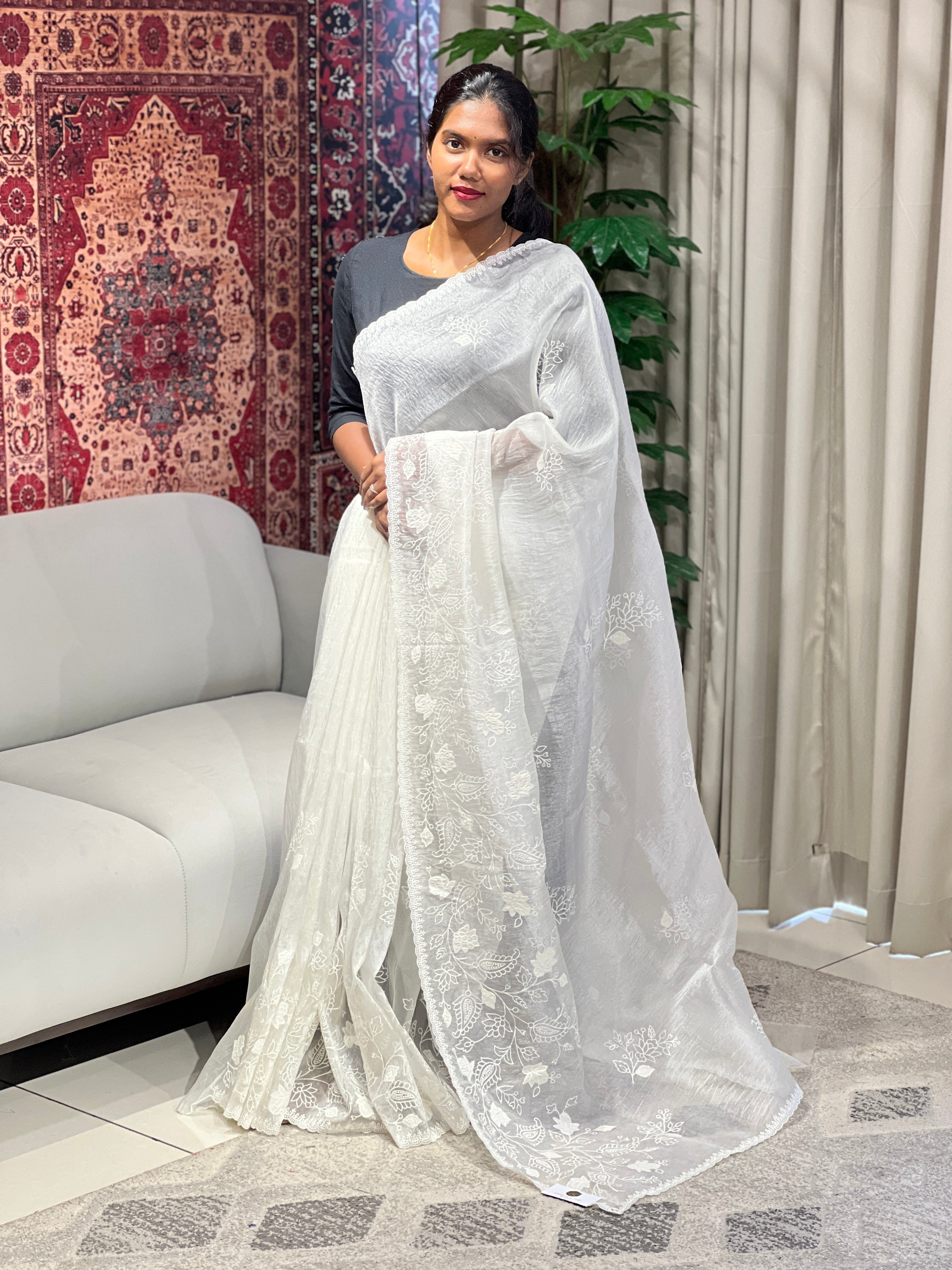Floral Embroidery Detailed Organza Saree | BLD692