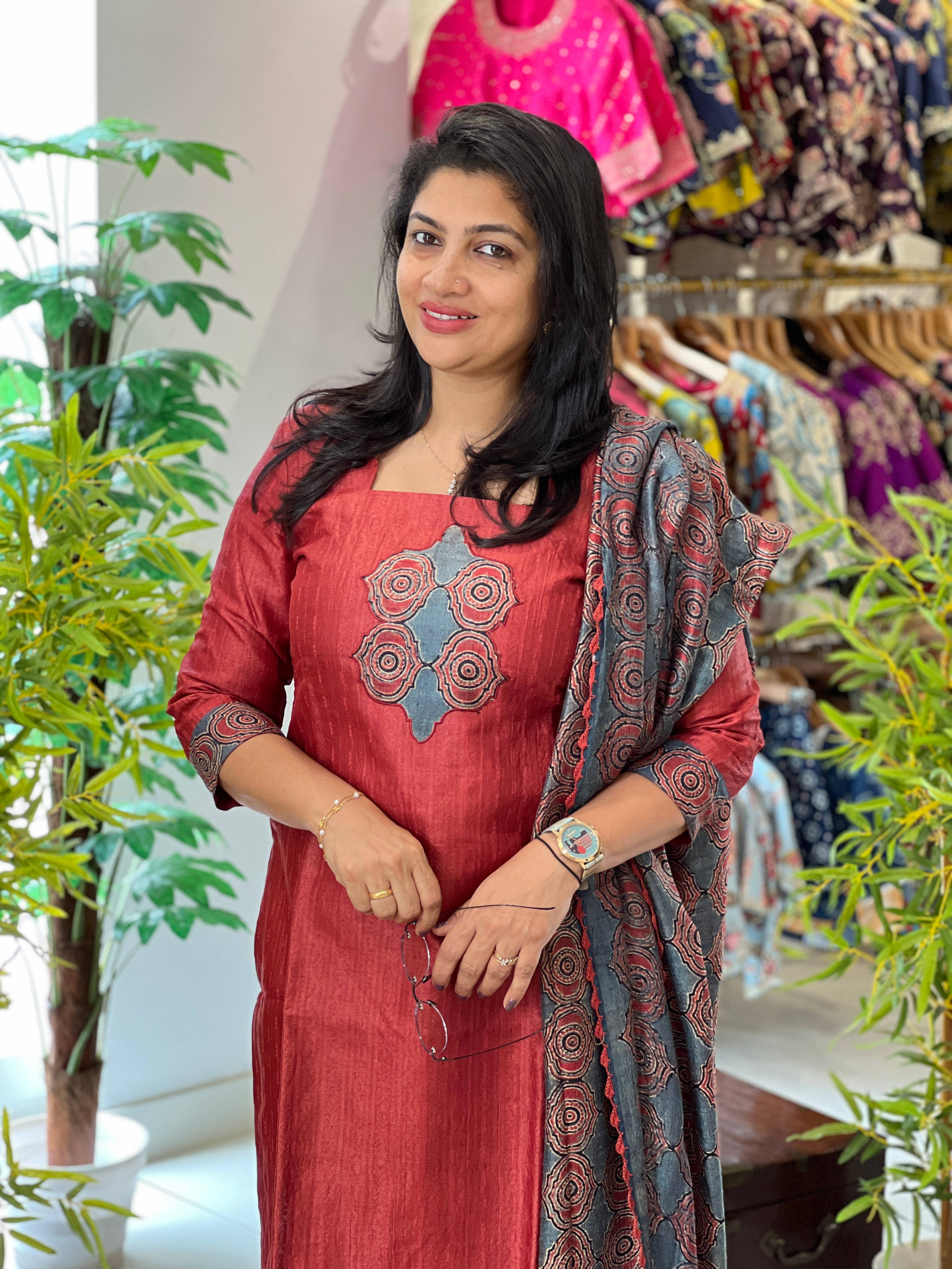 Applique Detailed Chanderi Salwar Set | JSC534
