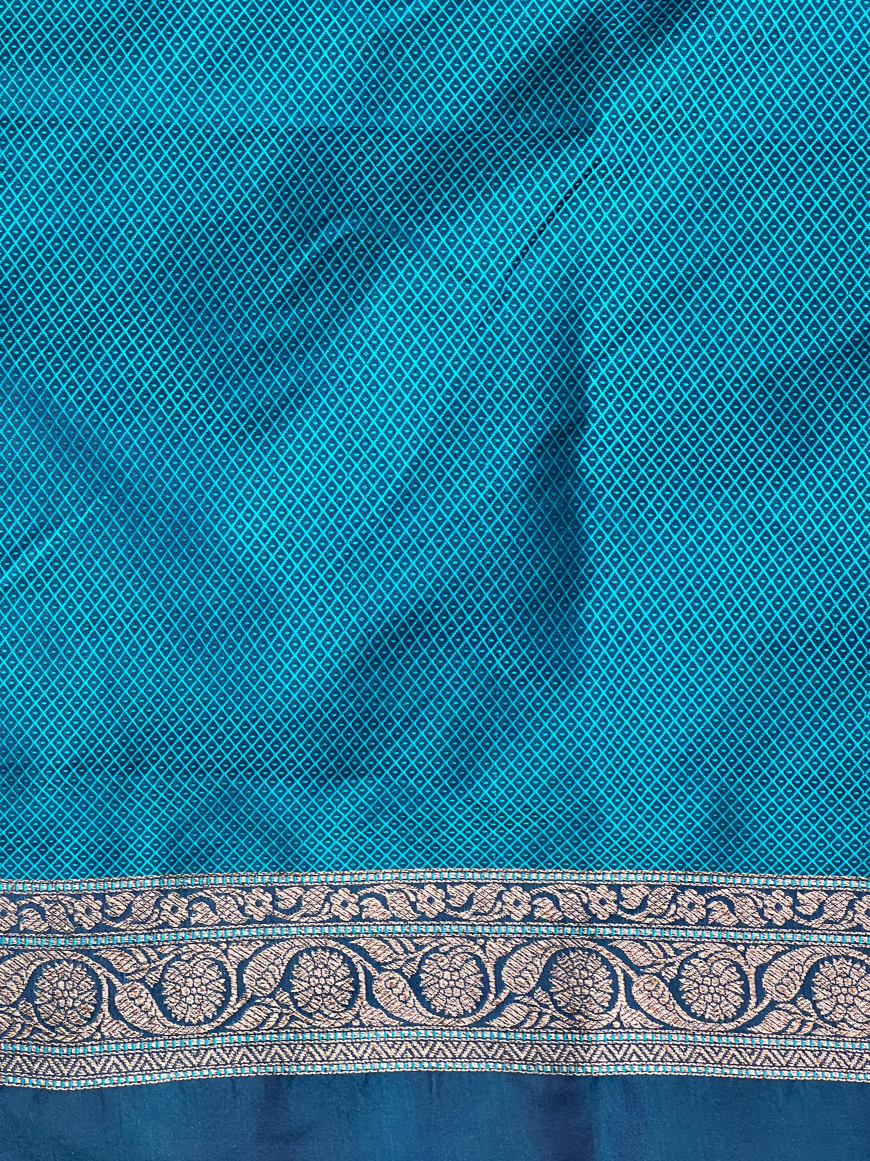 Zari and Thread Woven Banarasi Saree | YNG670