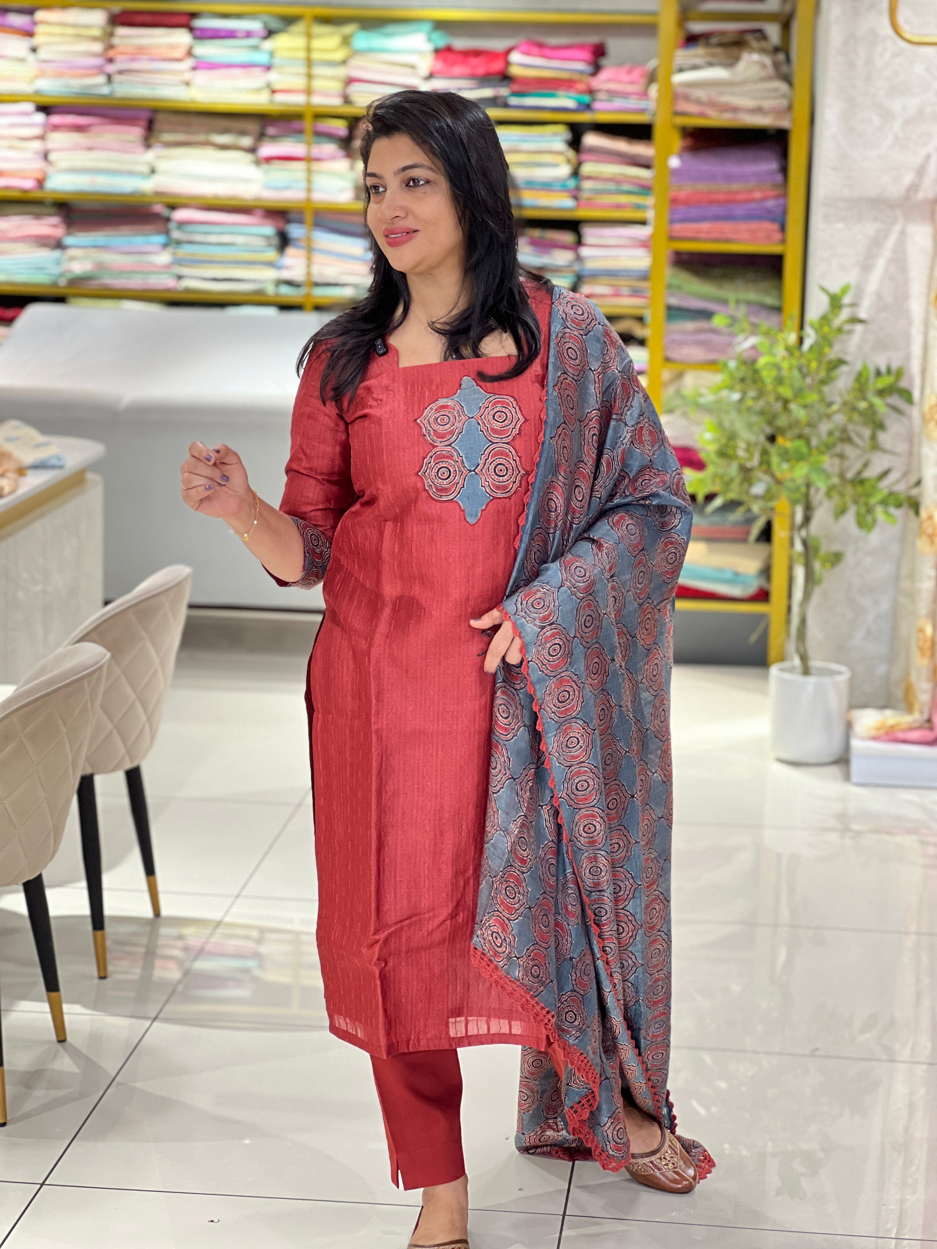 Applique Detailed Tussar Salwar Set | JSC550