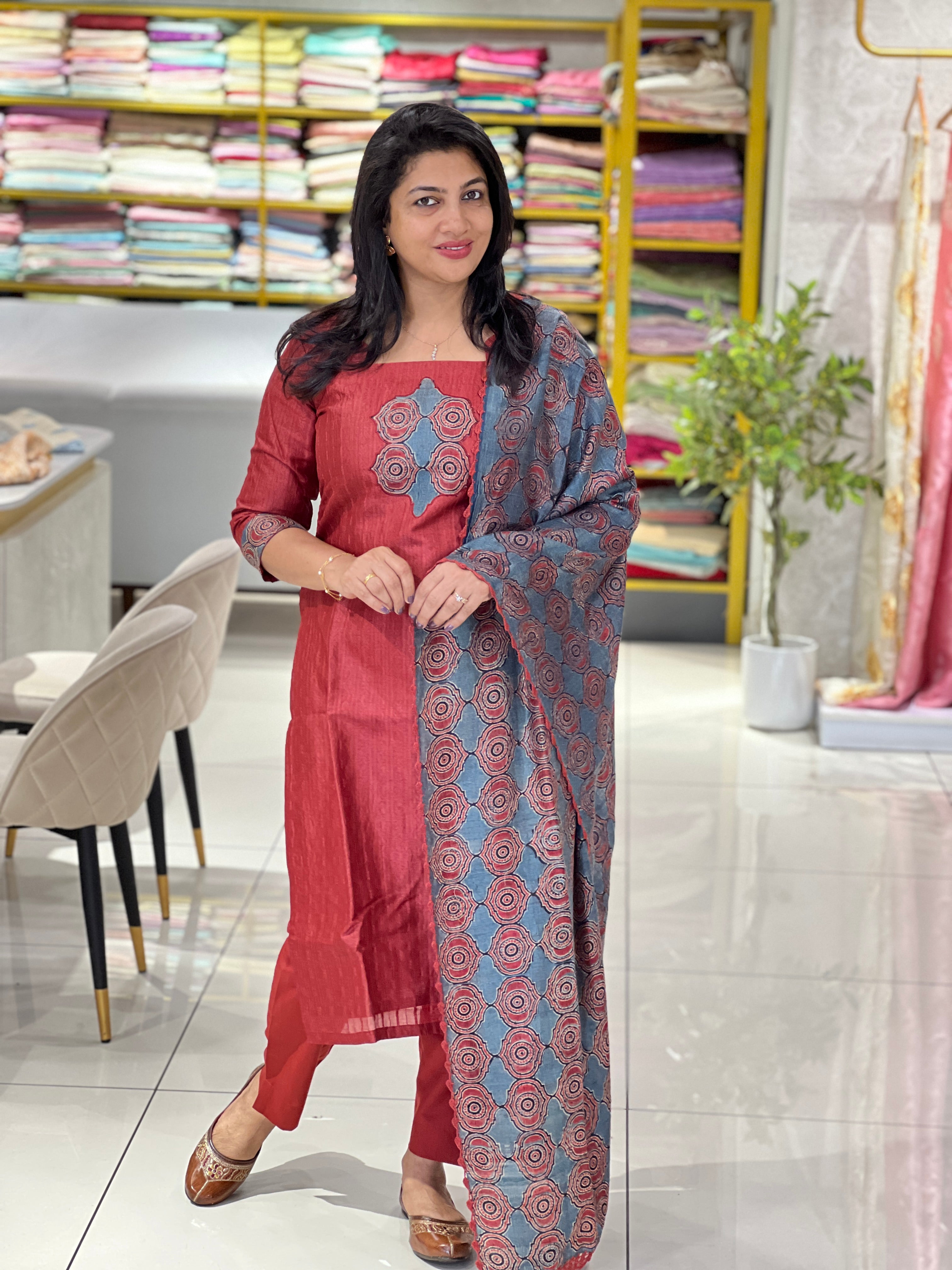 Applique Detailed Tussar Salwar Set | JSC550