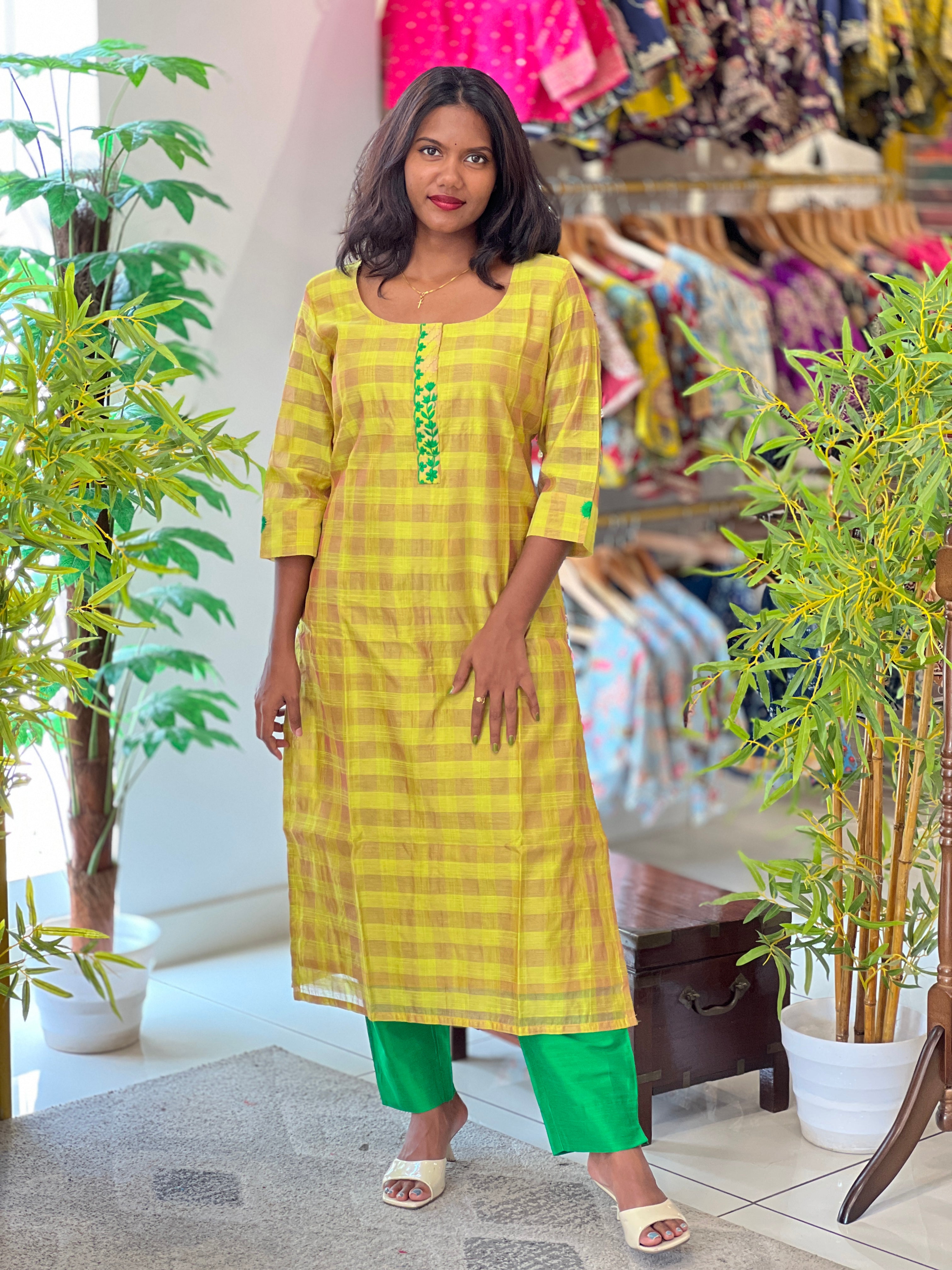 Check Pattern Chanderi Finish Kurta Set | IHP107