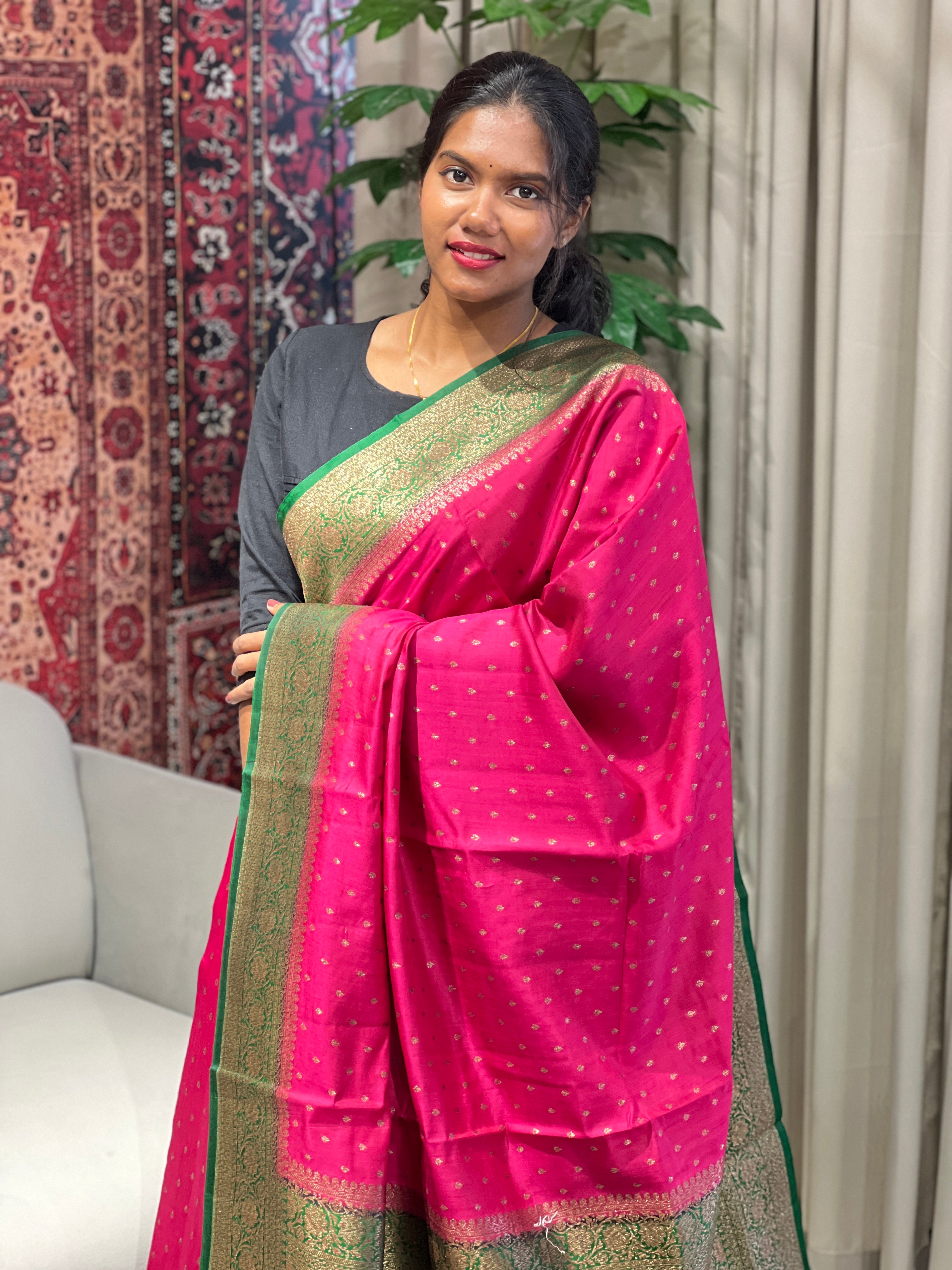 Zari & Thread Woven Banarasi Saree  | YNG687