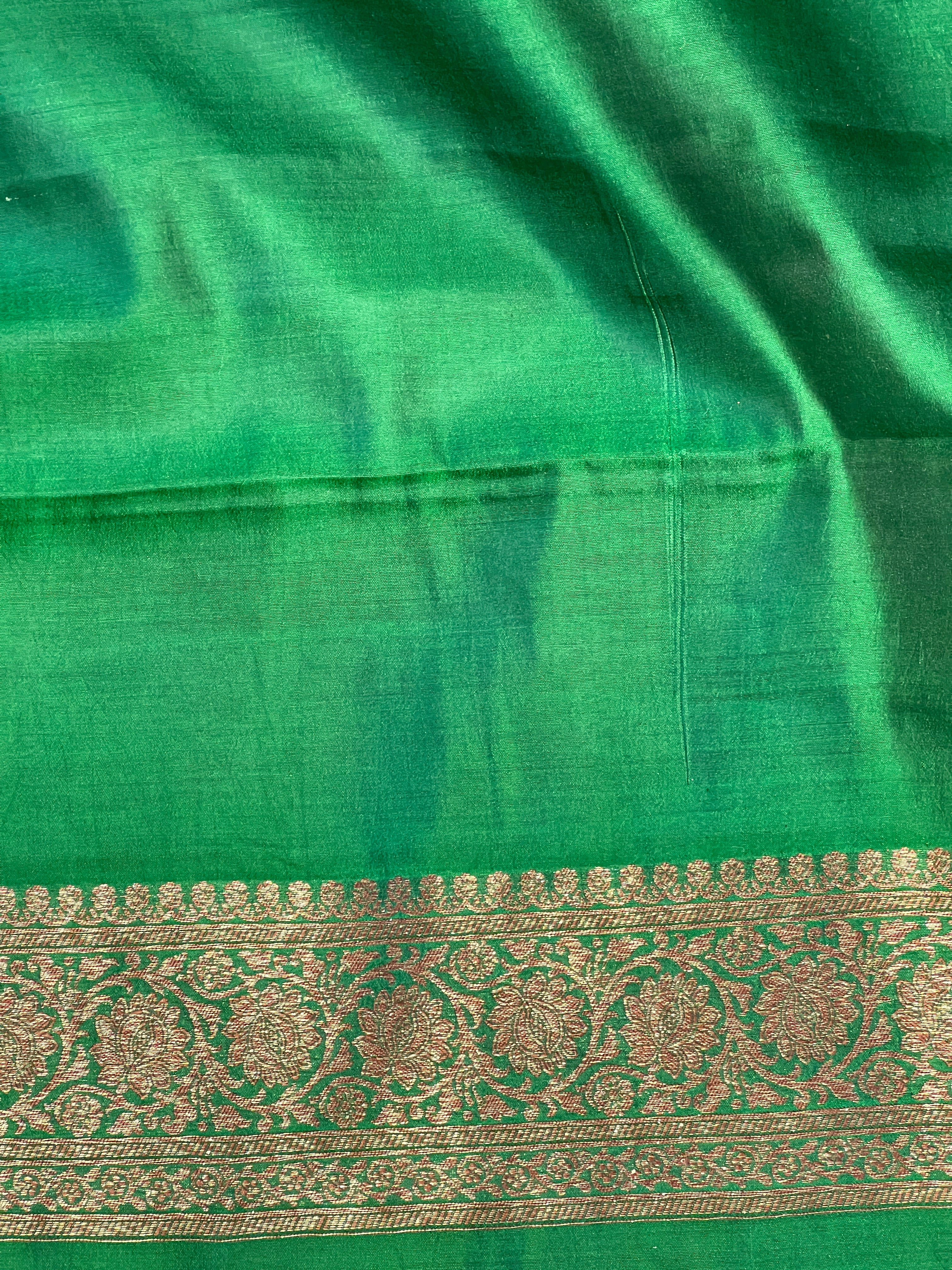 Zari & Thread Woven Banarasi Saree  | YNG687