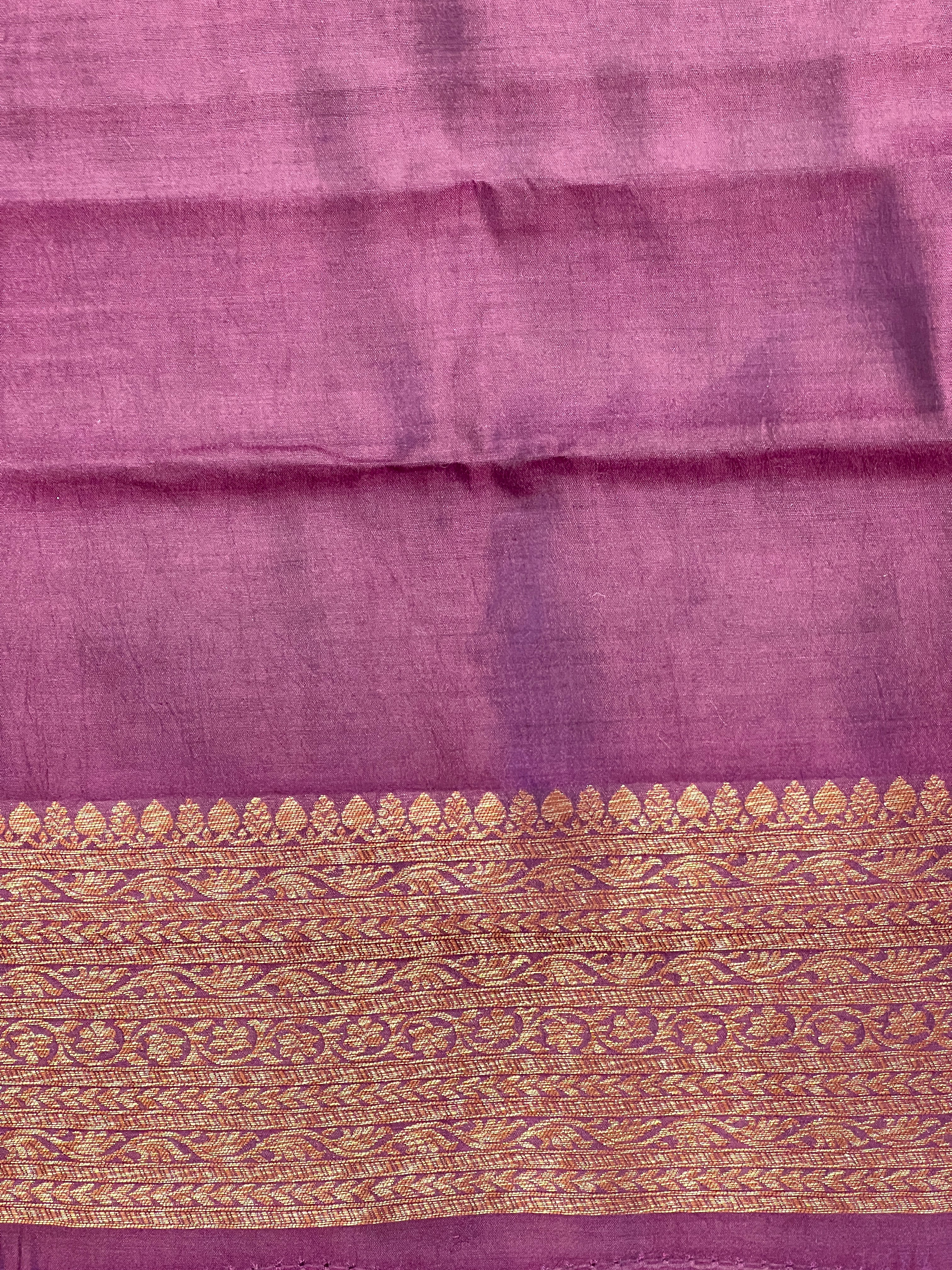 Zari & Thread Weaving Banarasi Saree | YNG690