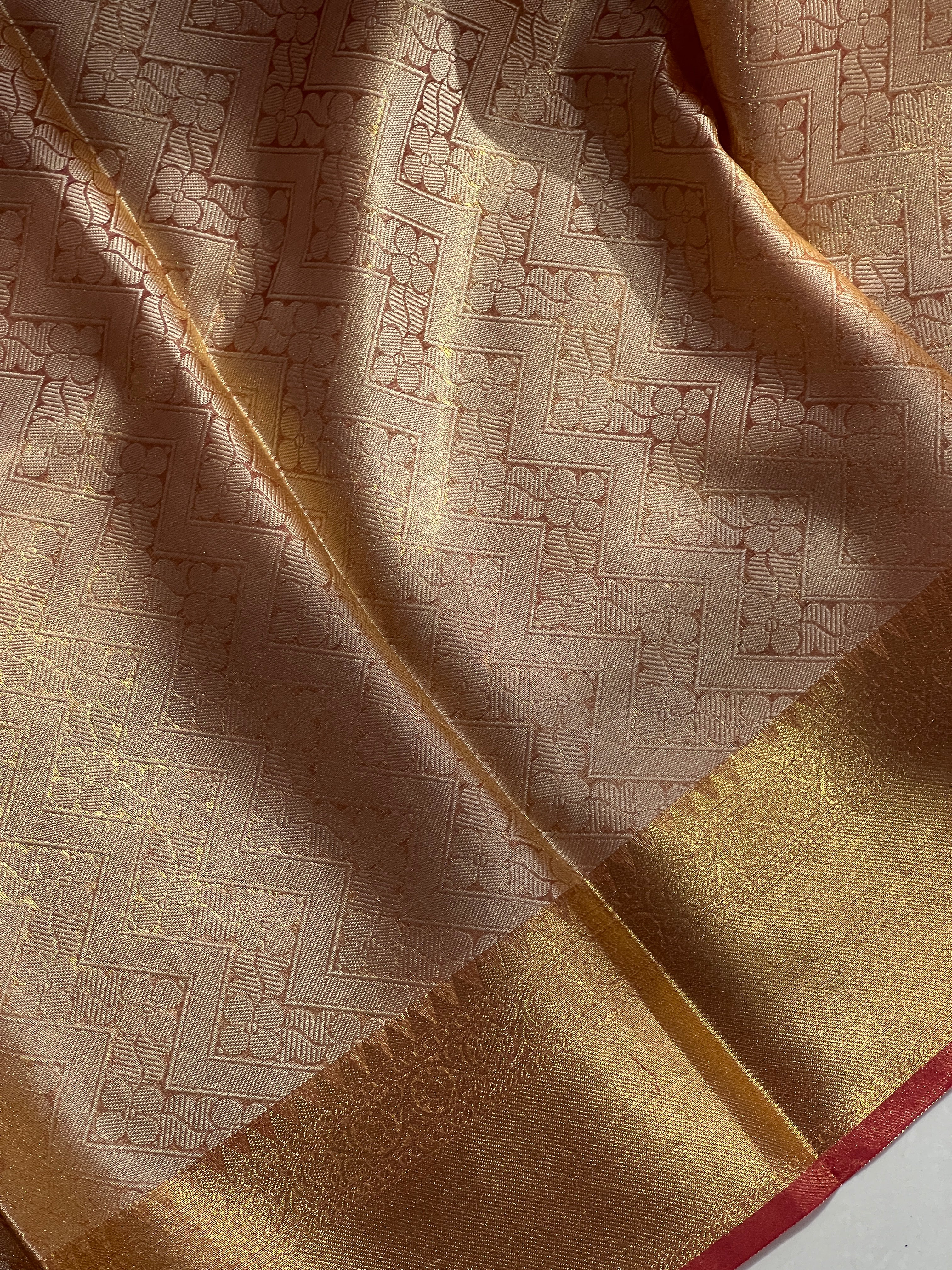 Banarasi Weaving Patterned Semi Silk Saree | KSS106