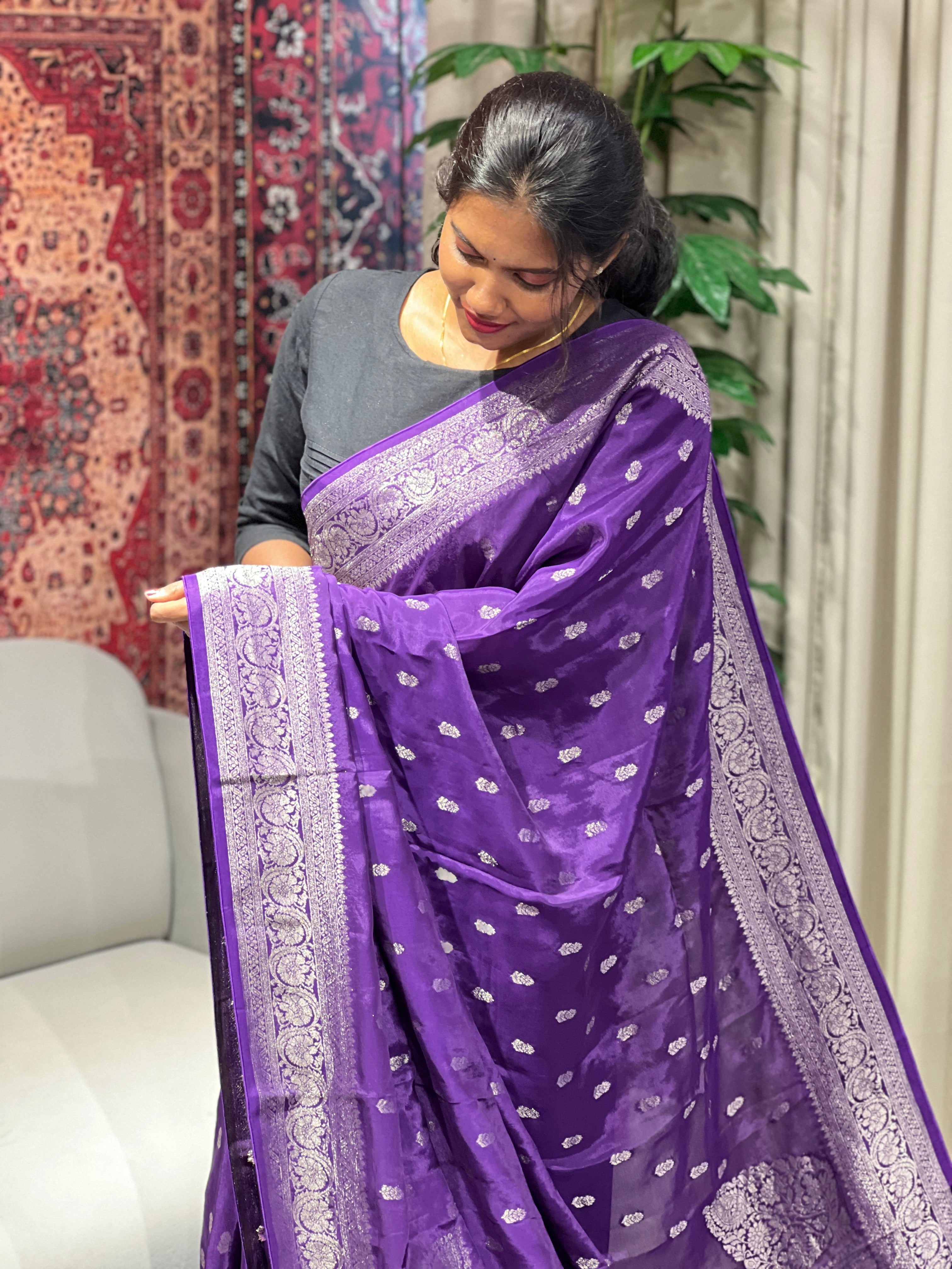 Thread And Zari Woven Georgette Banarasi Saree | YNG704