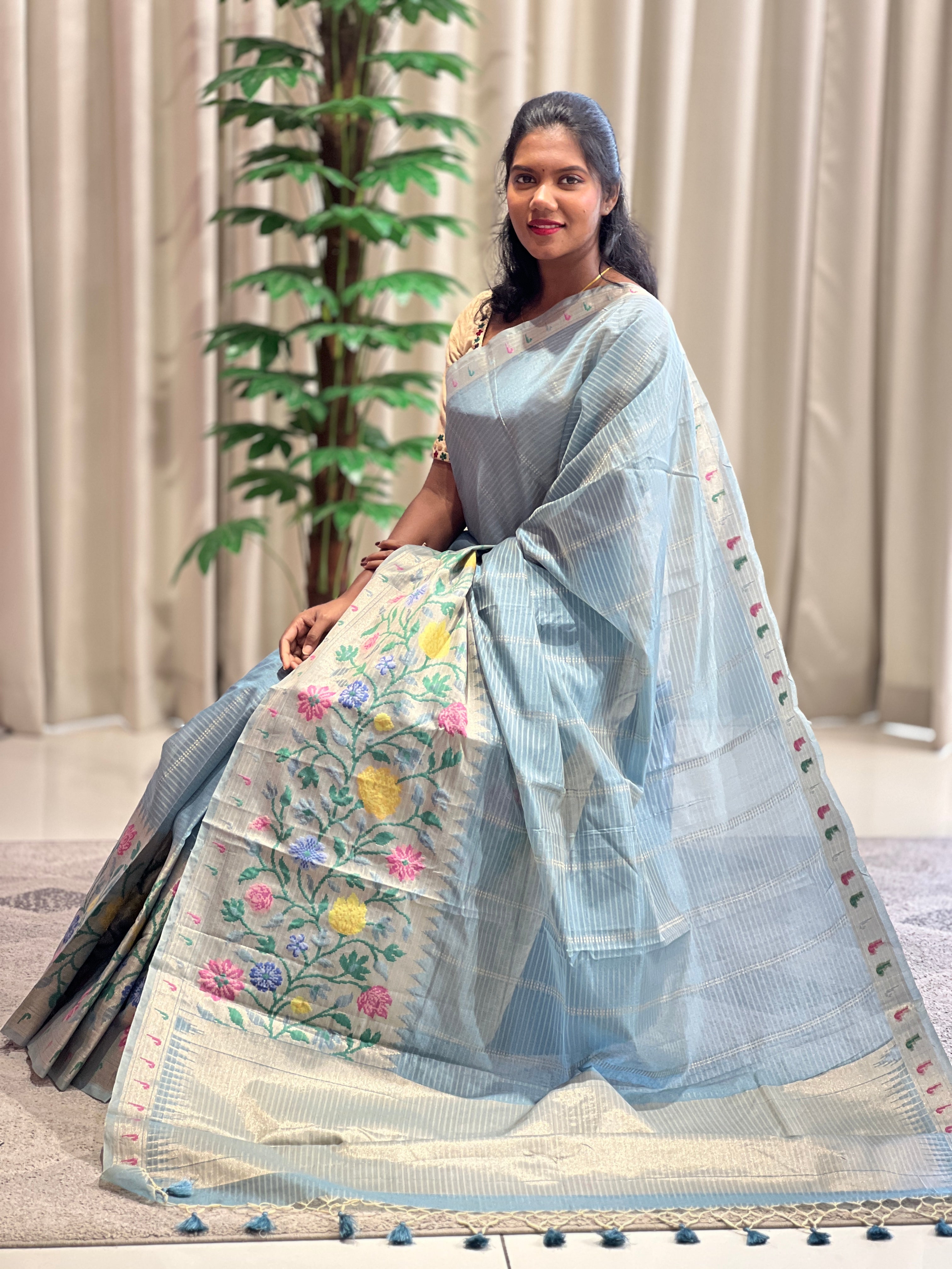 Jamdani Weaved Organza Finish Saree | YNG549