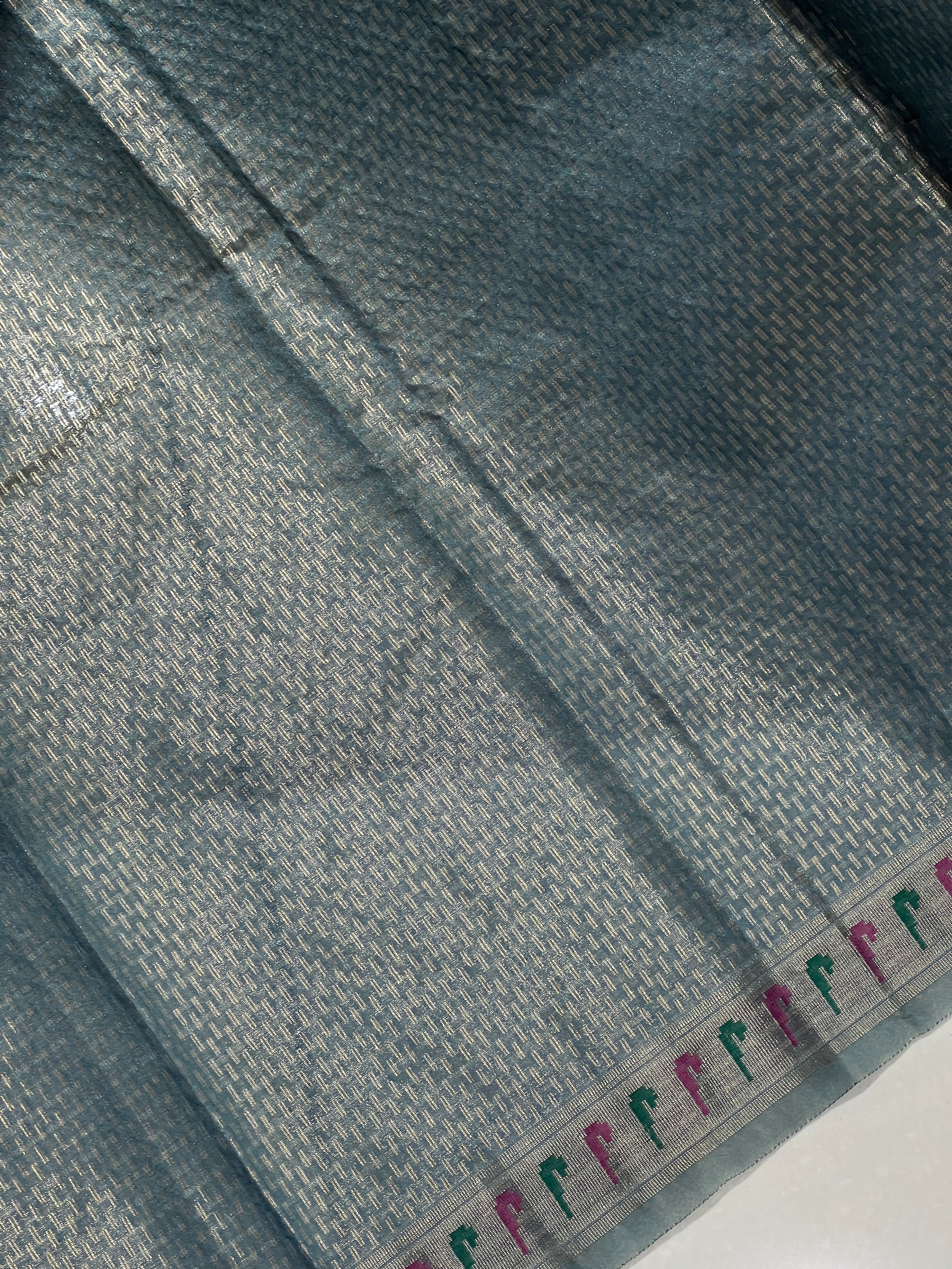 Jamdani Weaved Organza Finish Saree | YNG549