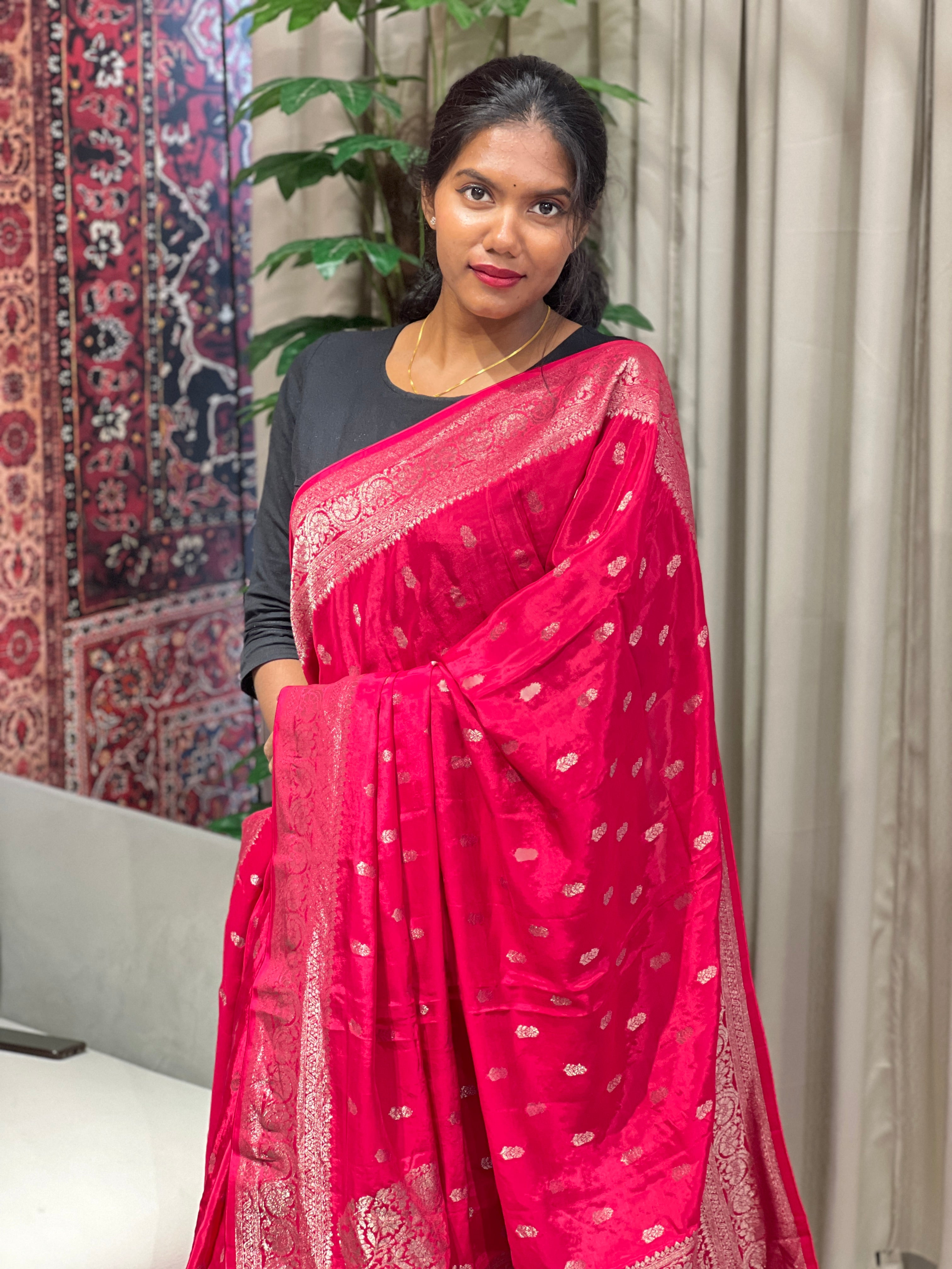 Thread And Zari Woven Georgette Banarasi Saree | YNG703