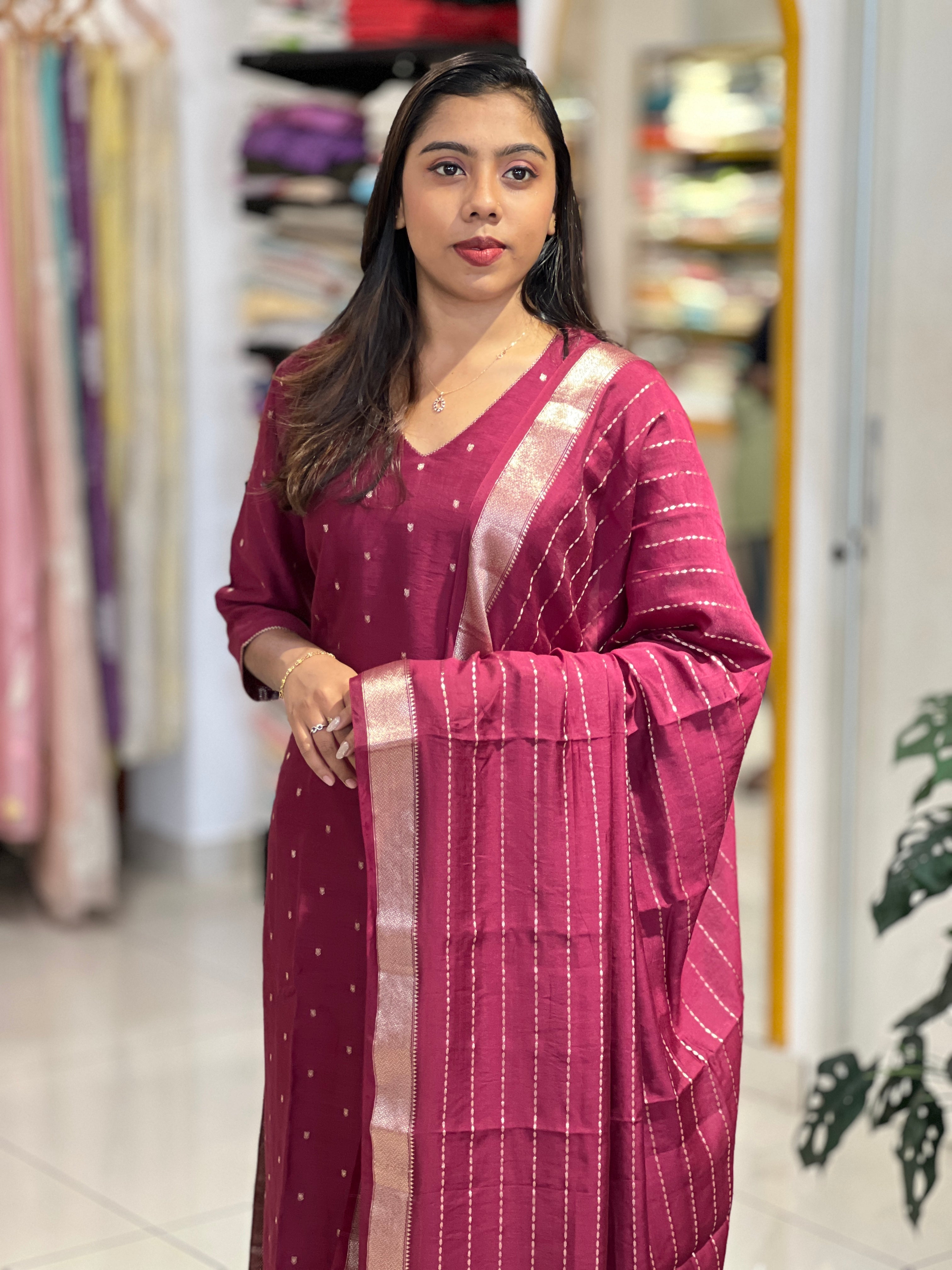 Scattered Buta Detailed Chanderi Finish Kurta Set | YNG1160