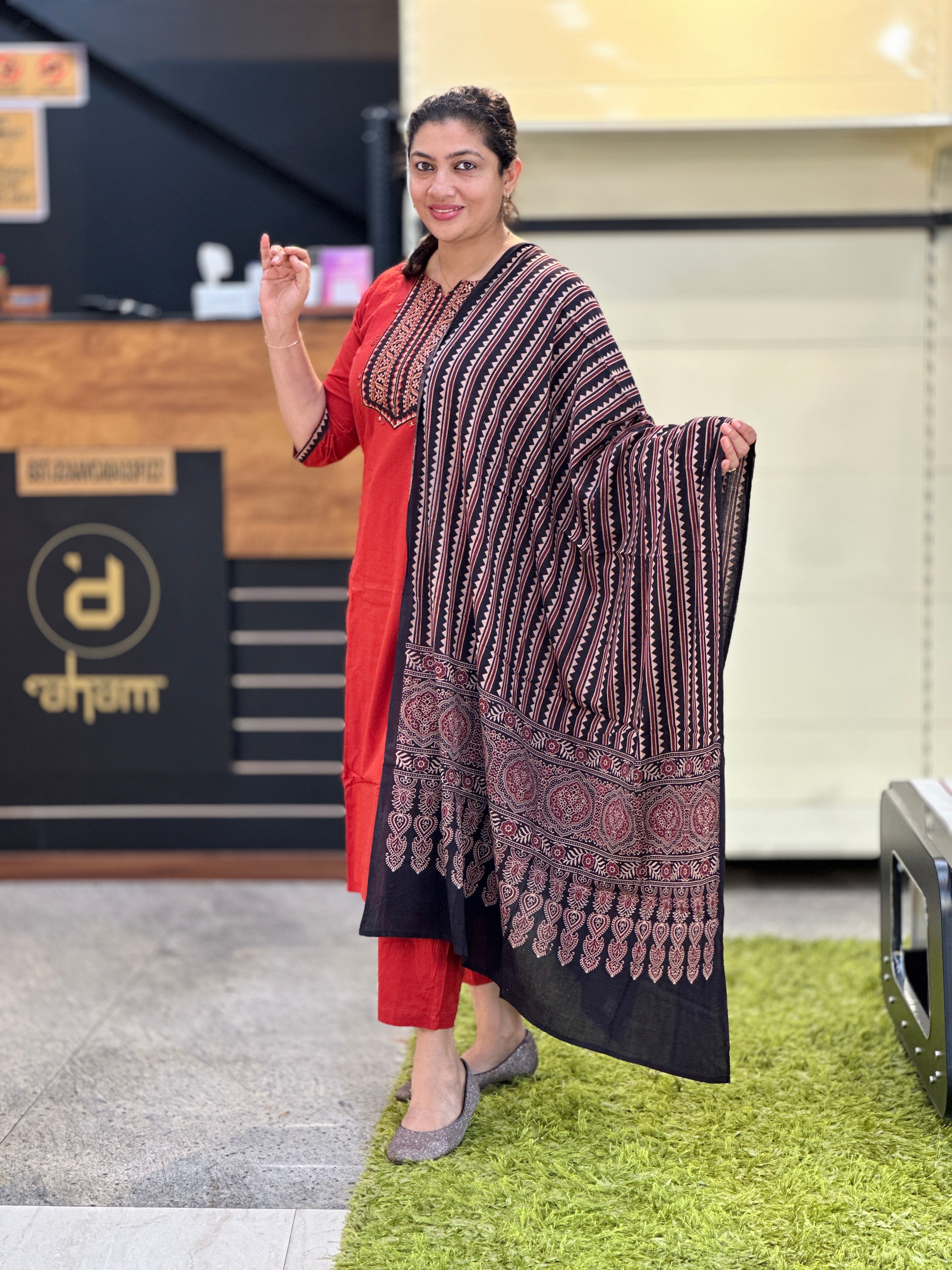 Hand Block Print Detailed Cotton Kurta Set | SRF163