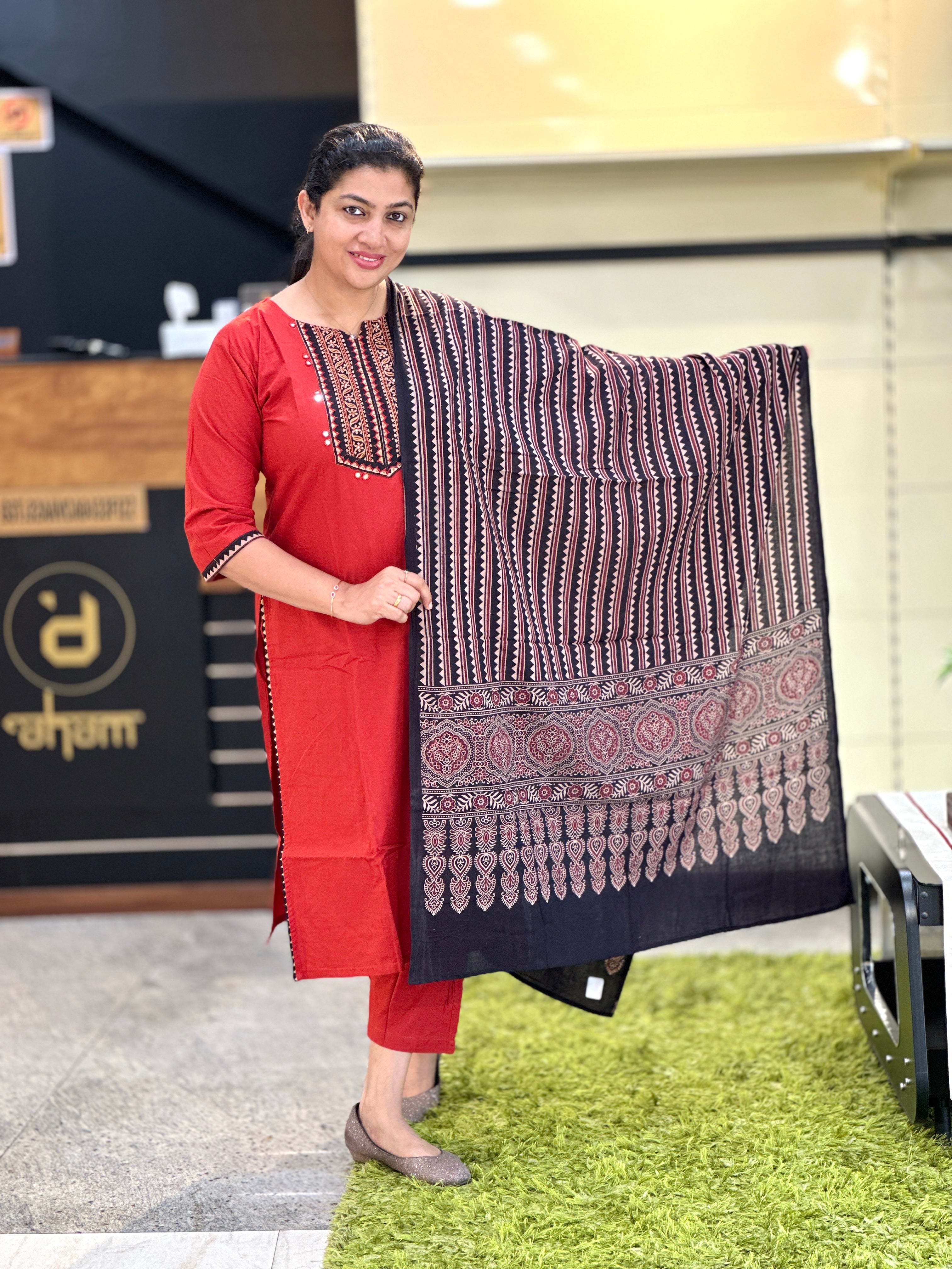 Hand Block Print Detailed Cotton Kurta Set | SRF163