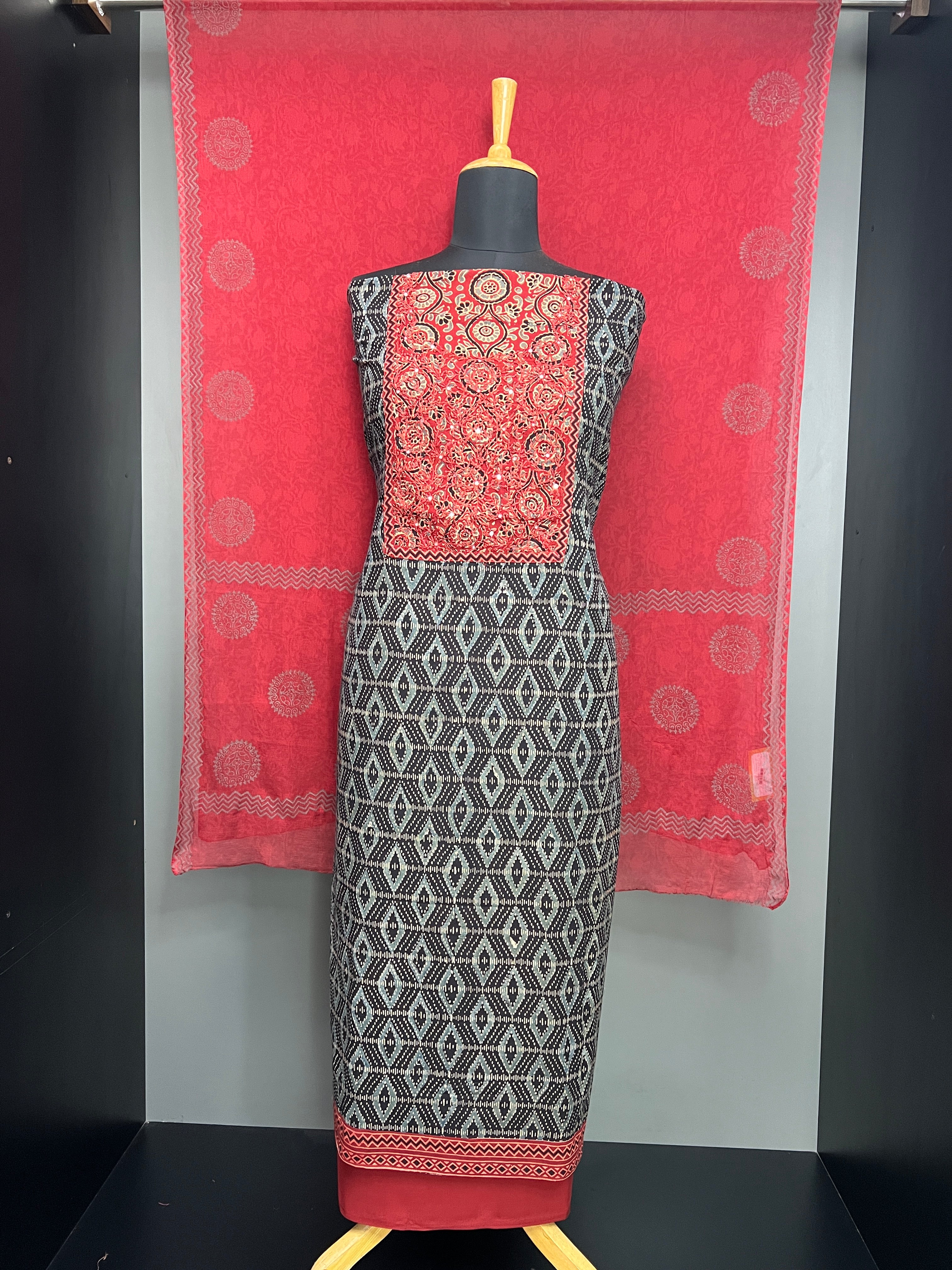 Geometric Print Detailed Pure Cotton Salwar Set | JSC478