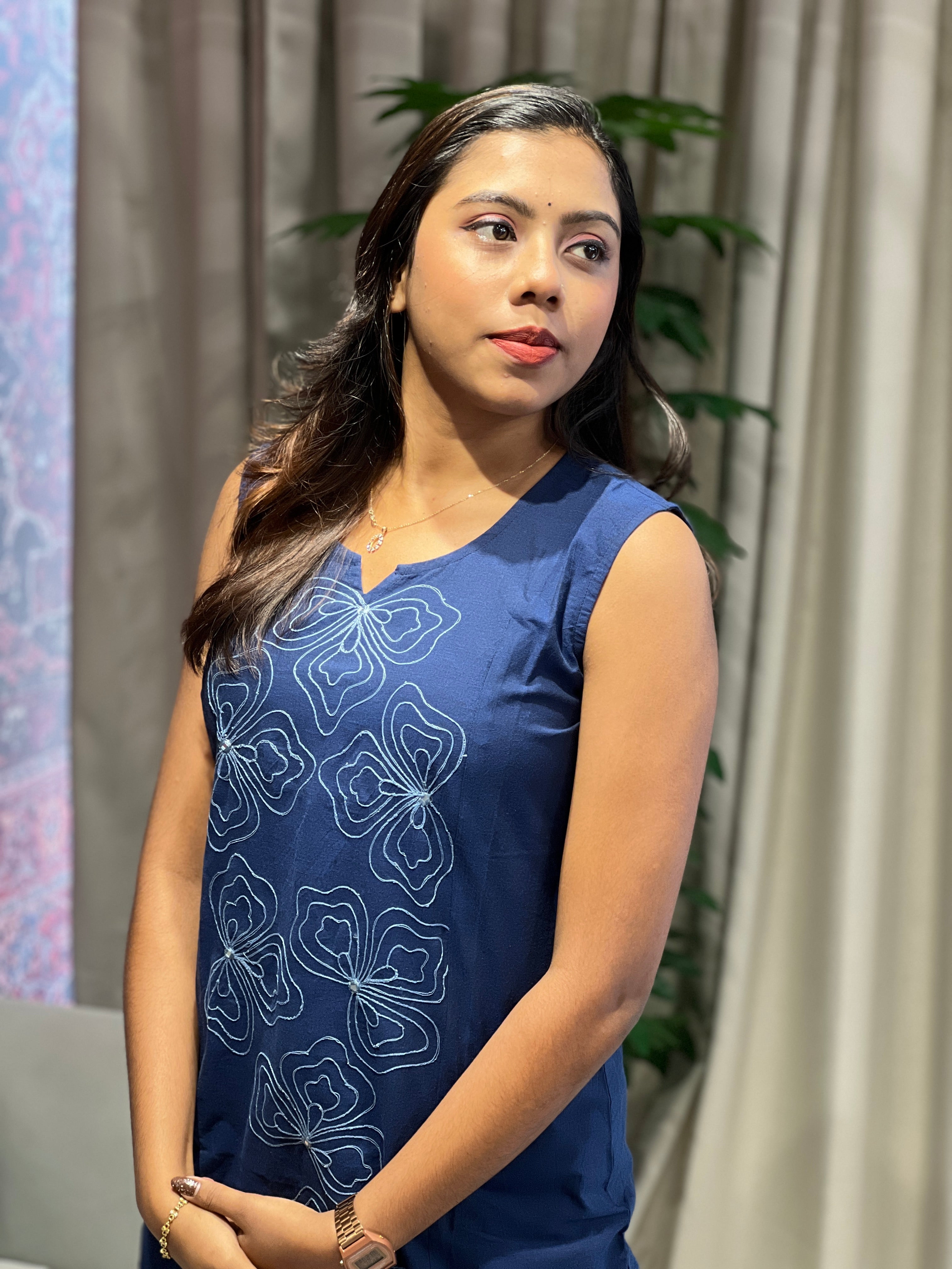 Floral Embroidery Detailed Cotton Kurta | JSC508