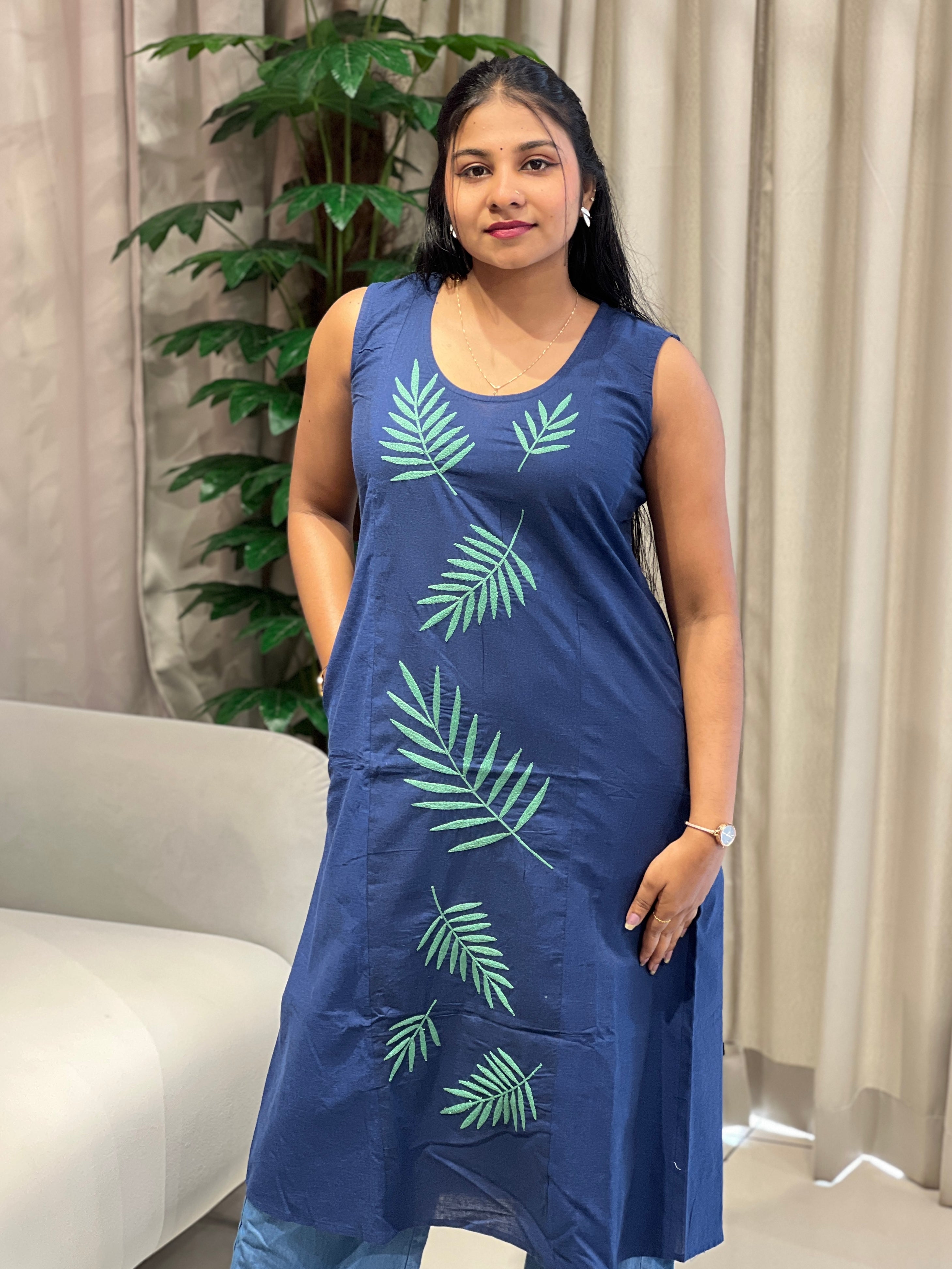 Leaf Embroidered Cotton Kurta | JSC511