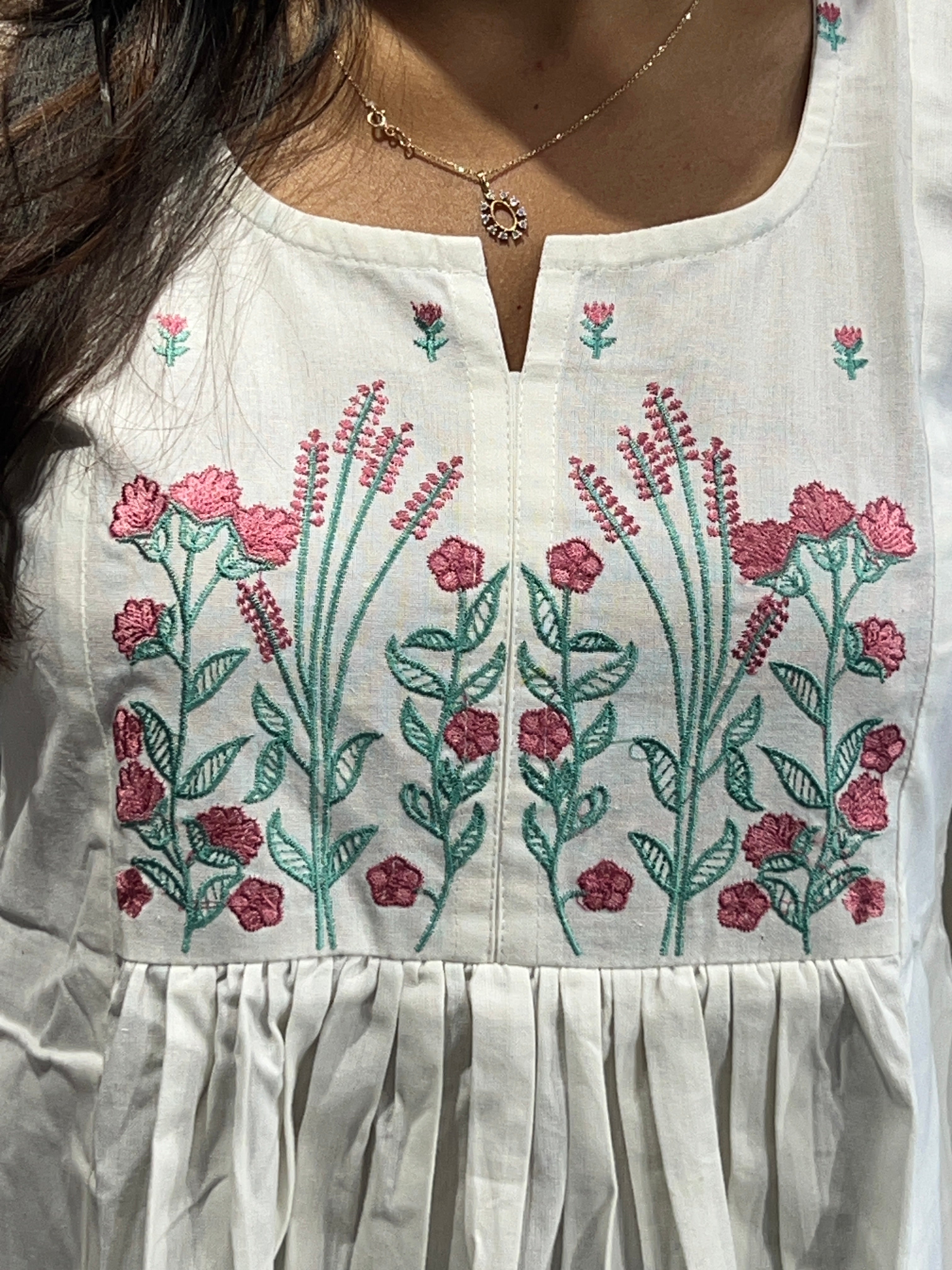 Floral Embroidery Detailed Cotton Short Kurta | JSC514