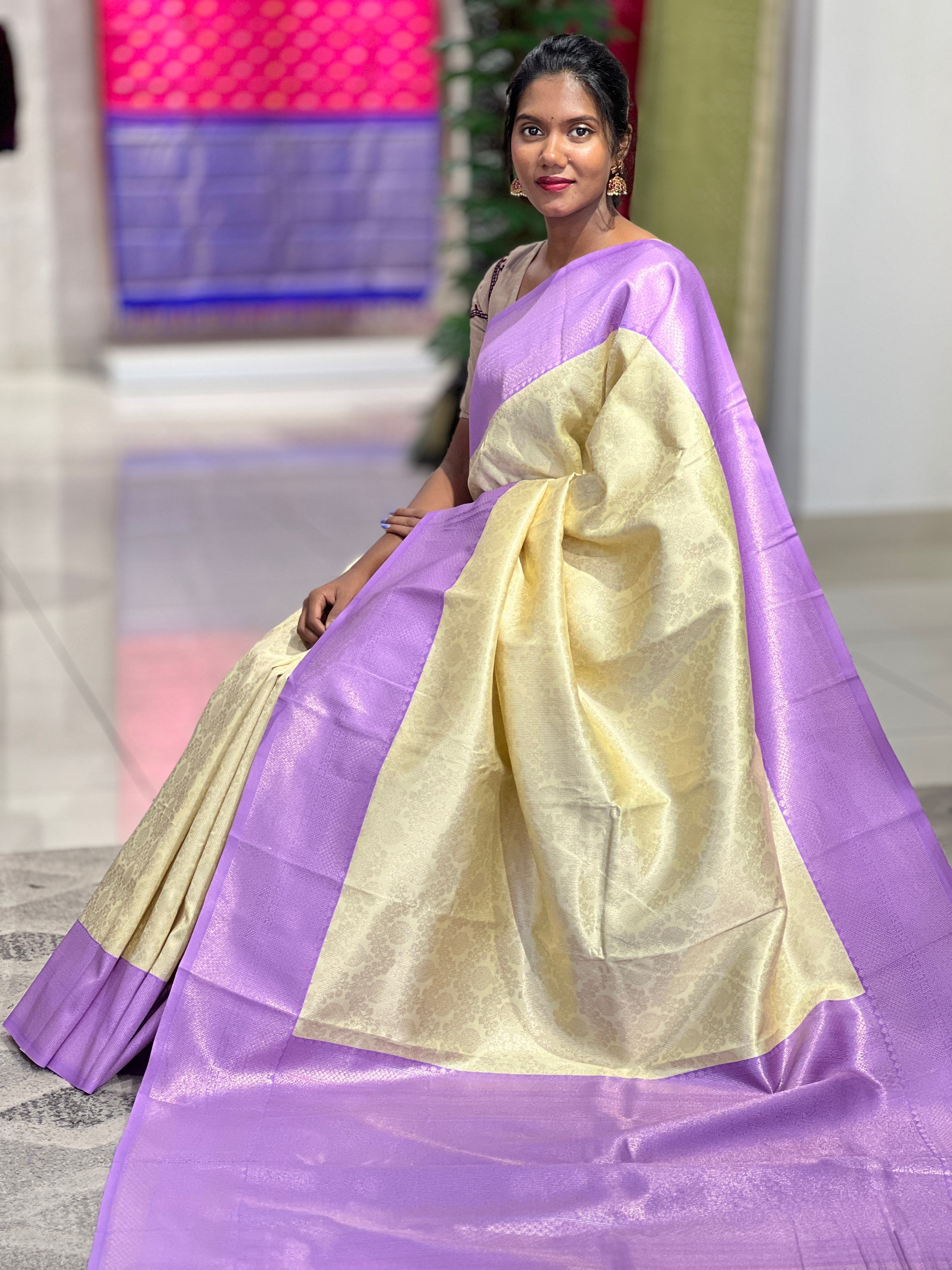 Zari Woven Floral Patterned Semi Silk Saree | KAC102