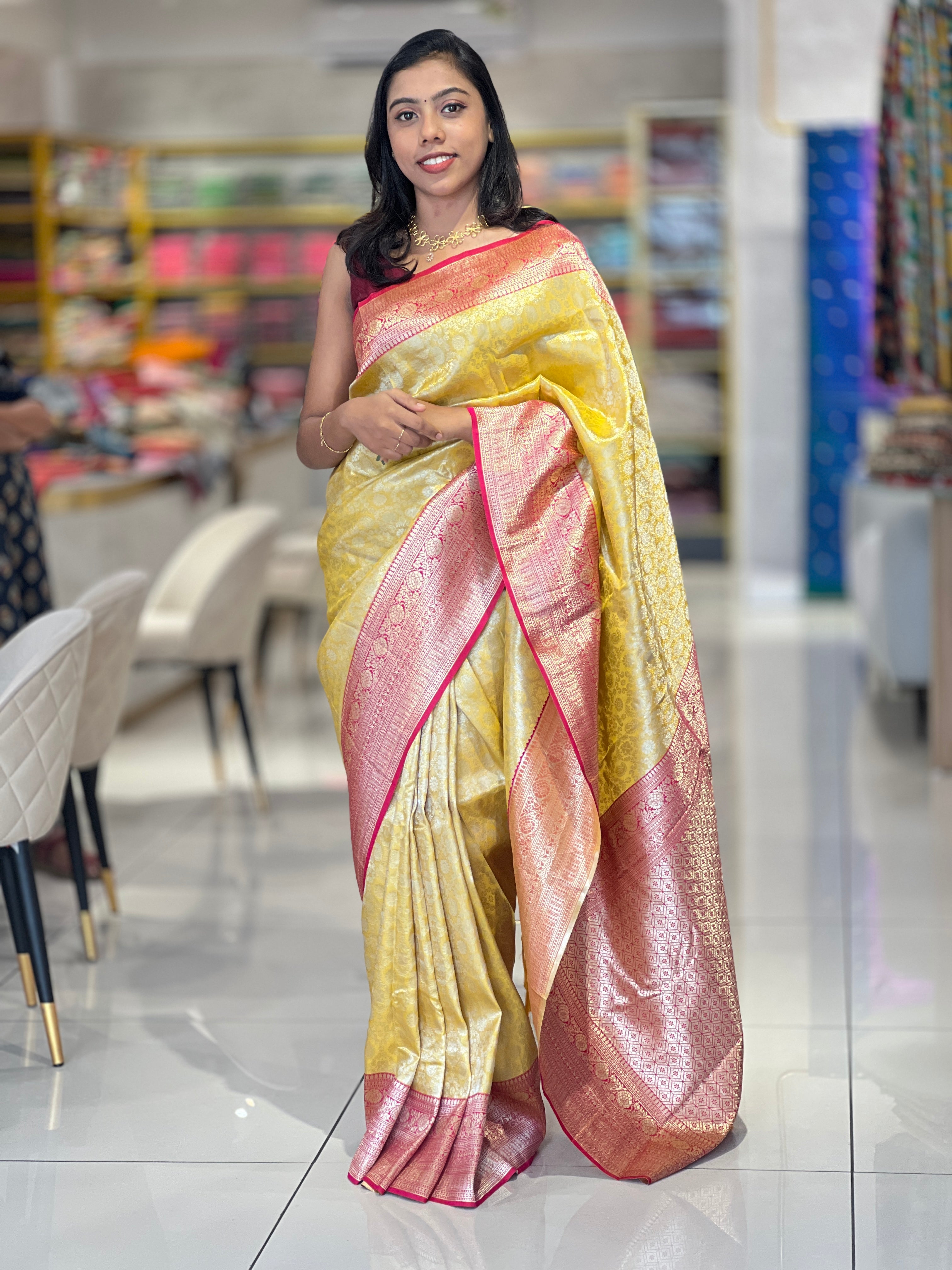 Zari Woven Floral Patterned Banarasi Silk Saree | KAC160