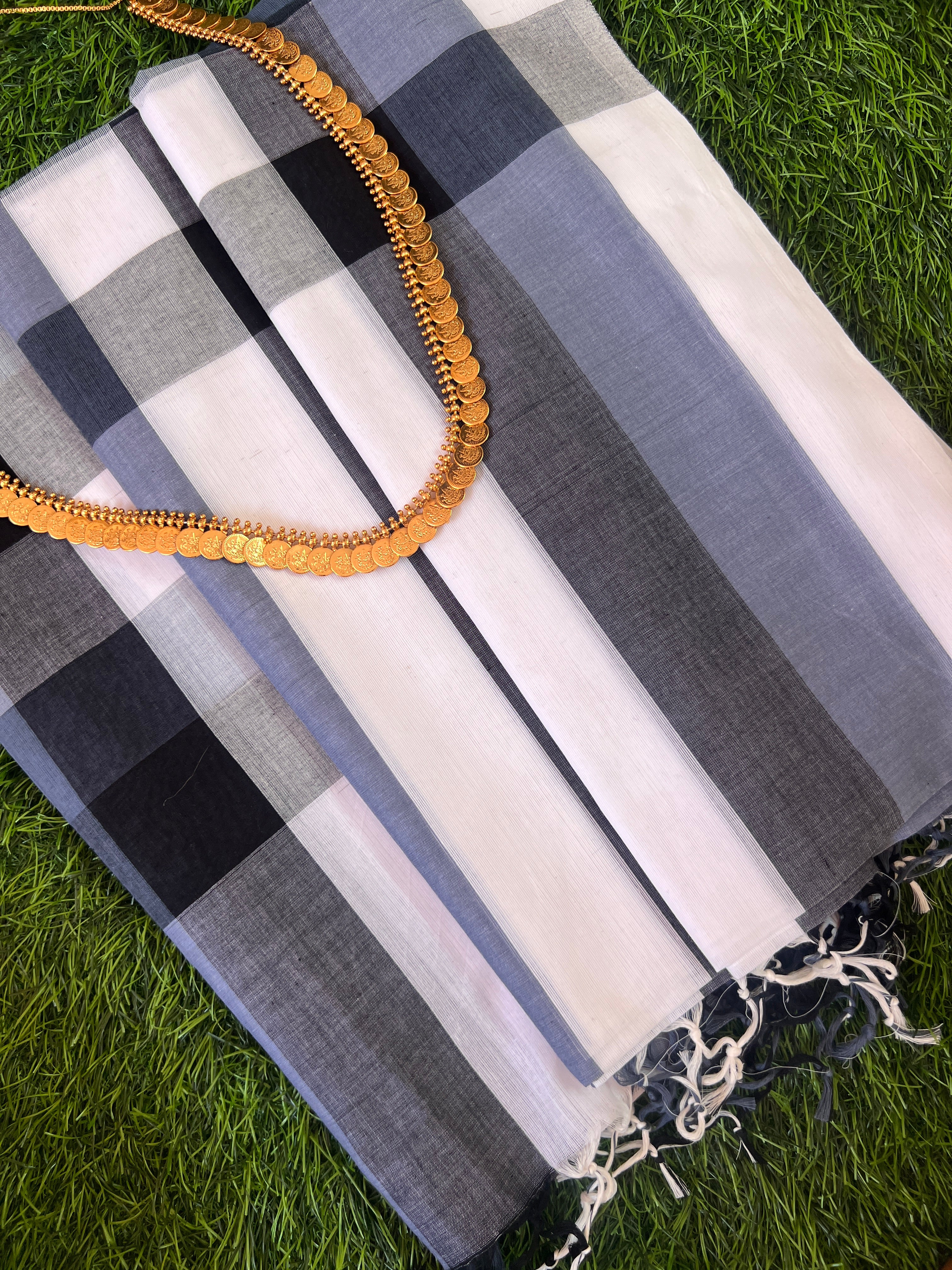 Line Weaving Pattern Cotton Saree | KL308