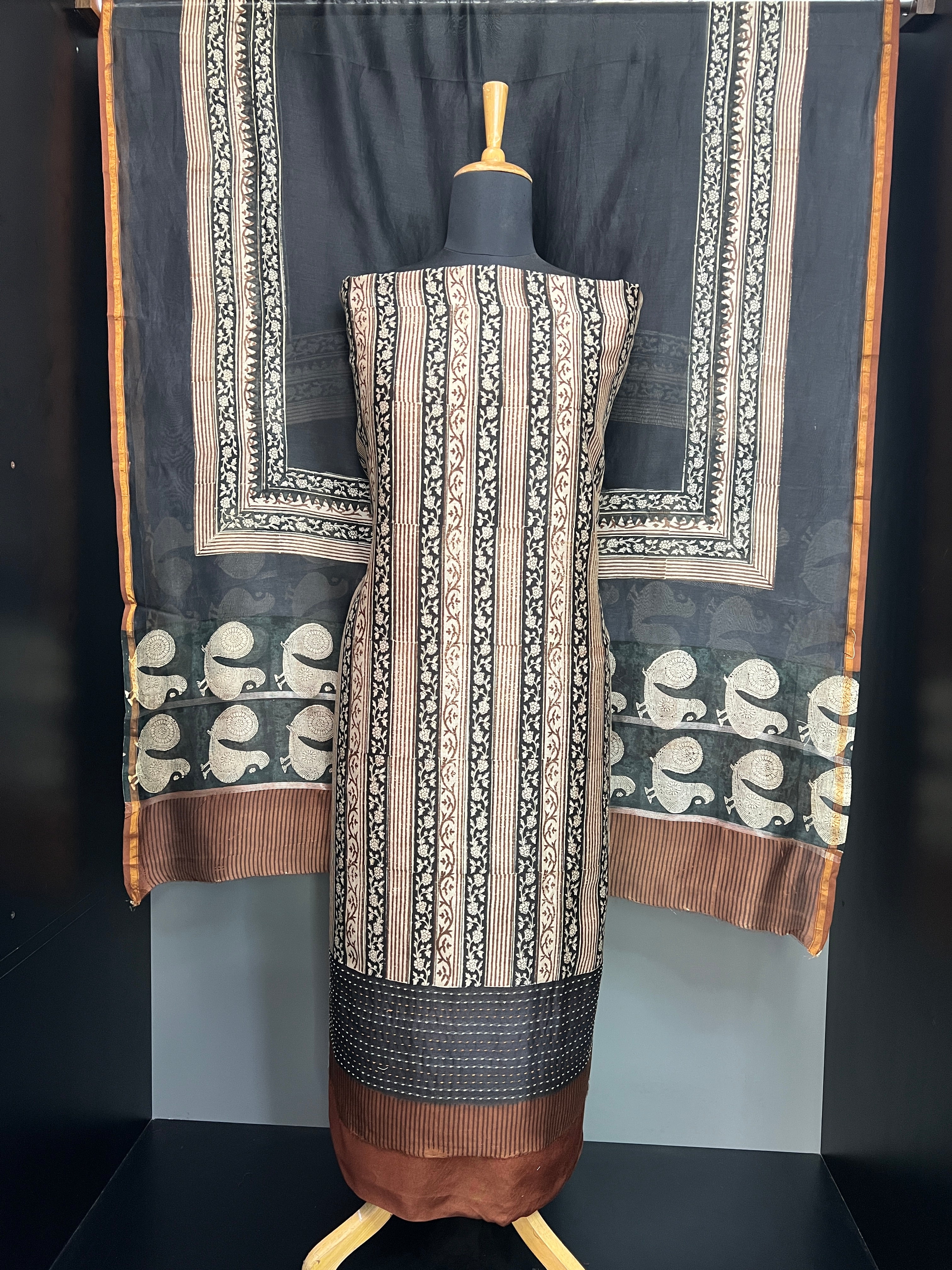 Print With Kantha Detailed Chanderi Salwar Set | LV557